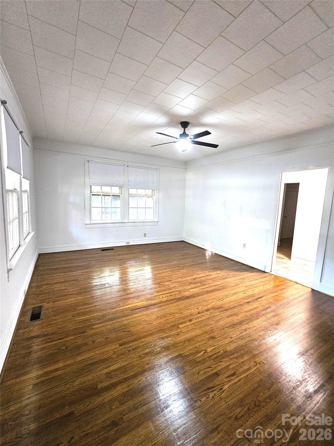 Single Family Residence at 1129 W 5th Avenue, Gastonia, photo 5 of 22
