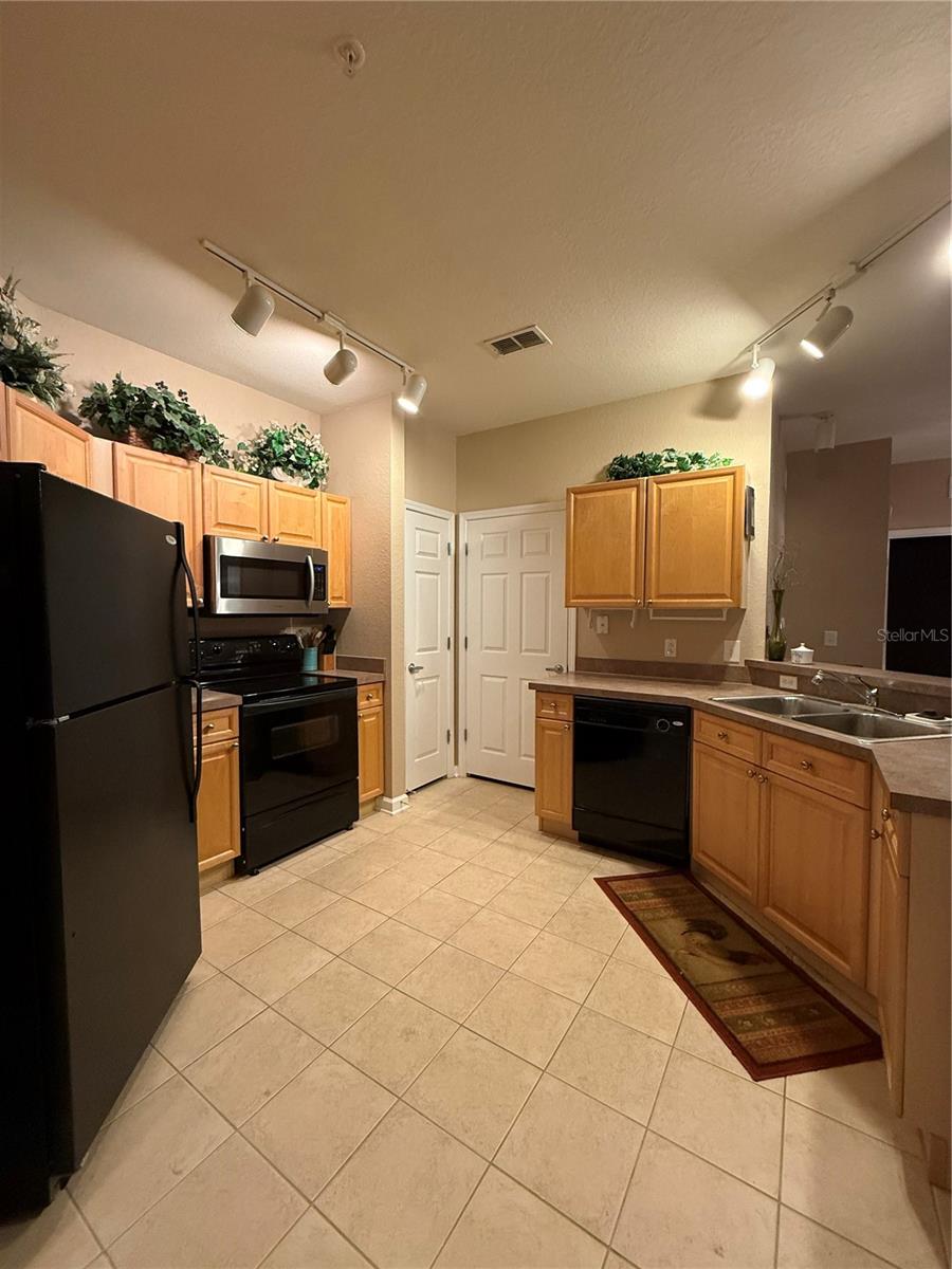 Condominium at 714 TERRACE RIDGE CIR #714, DAVENPORT, photo 5 of 76