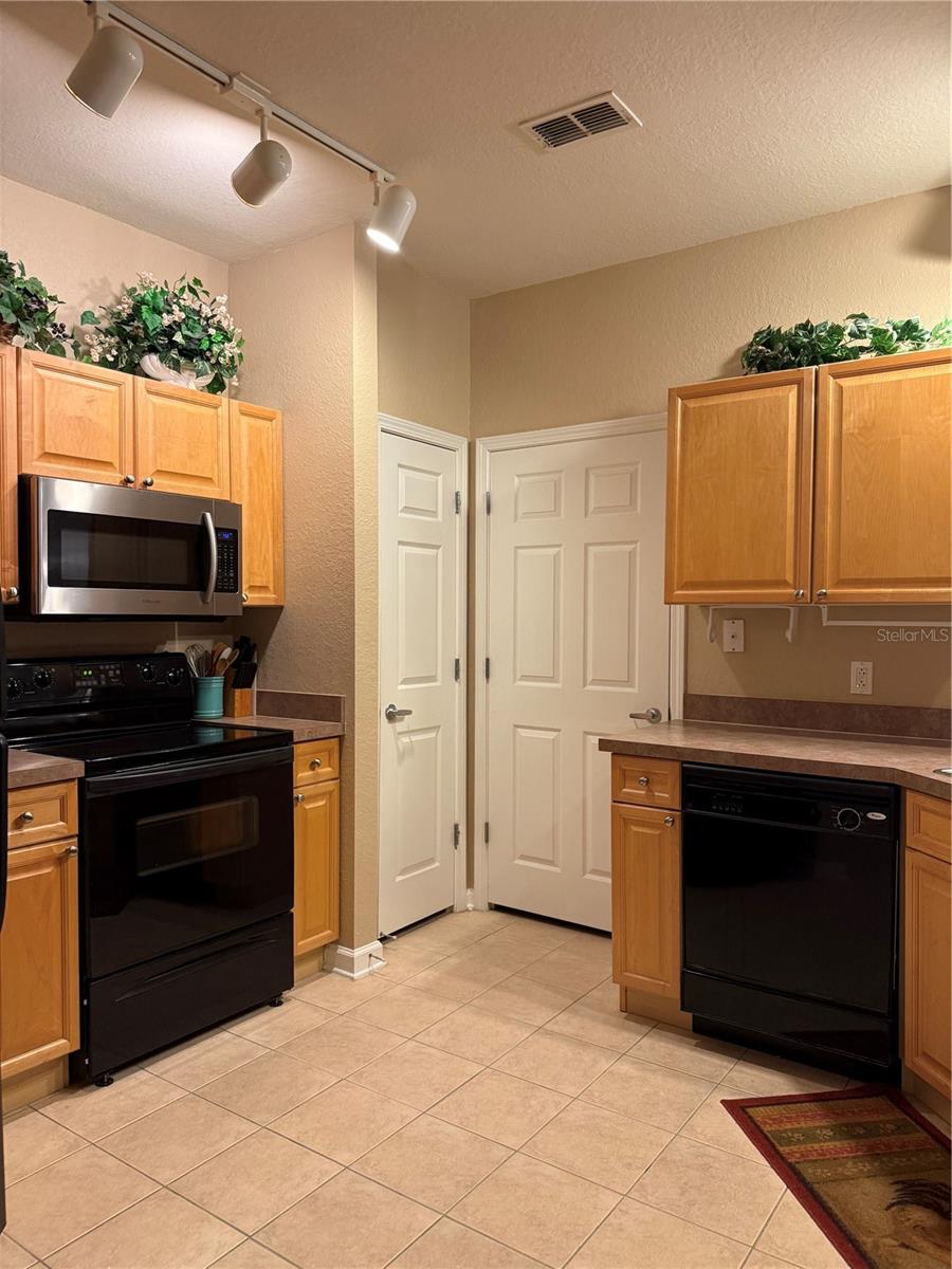 Condominium at 714 TERRACE RIDGE CIR #714, DAVENPORT, photo 6 of 76