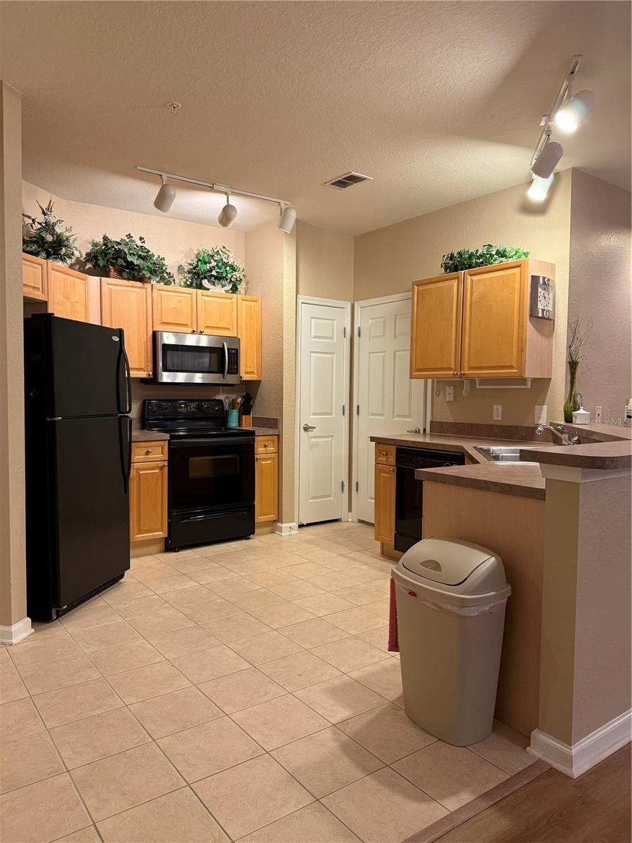Condominium at 714 TERRACE RIDGE CIR #714, DAVENPORT, photo 9 of 76