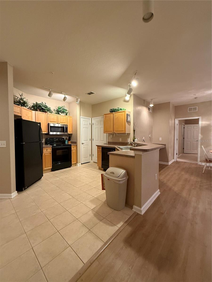 Condominium at 714 TERRACE RIDGE CIR #714, DAVENPORT, photo 8 of 76