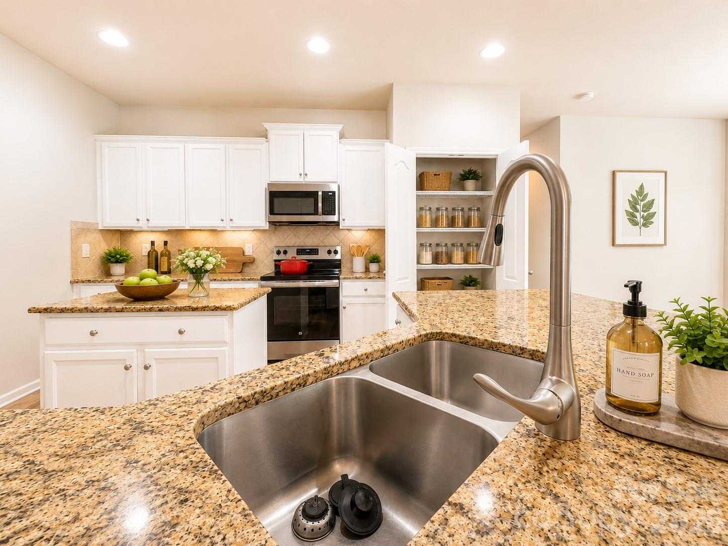 Kitchen Virtual staging - 4857 Annelise Drive, Harrisburg