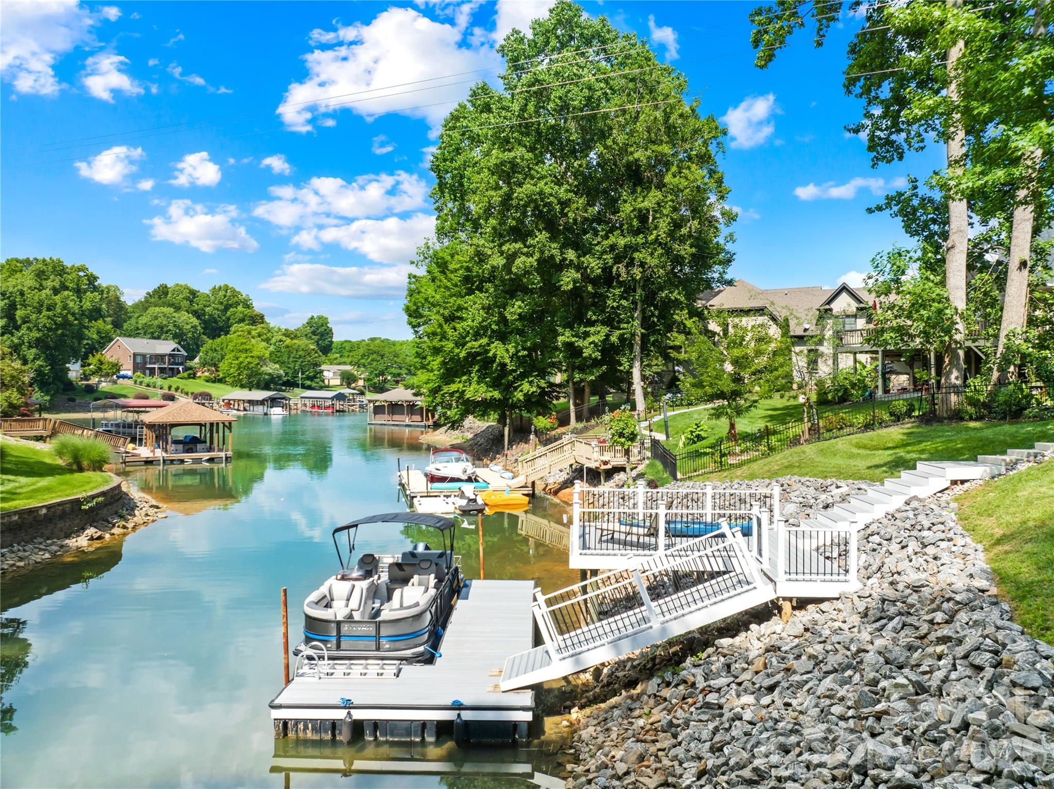 2474 Green Point Lane