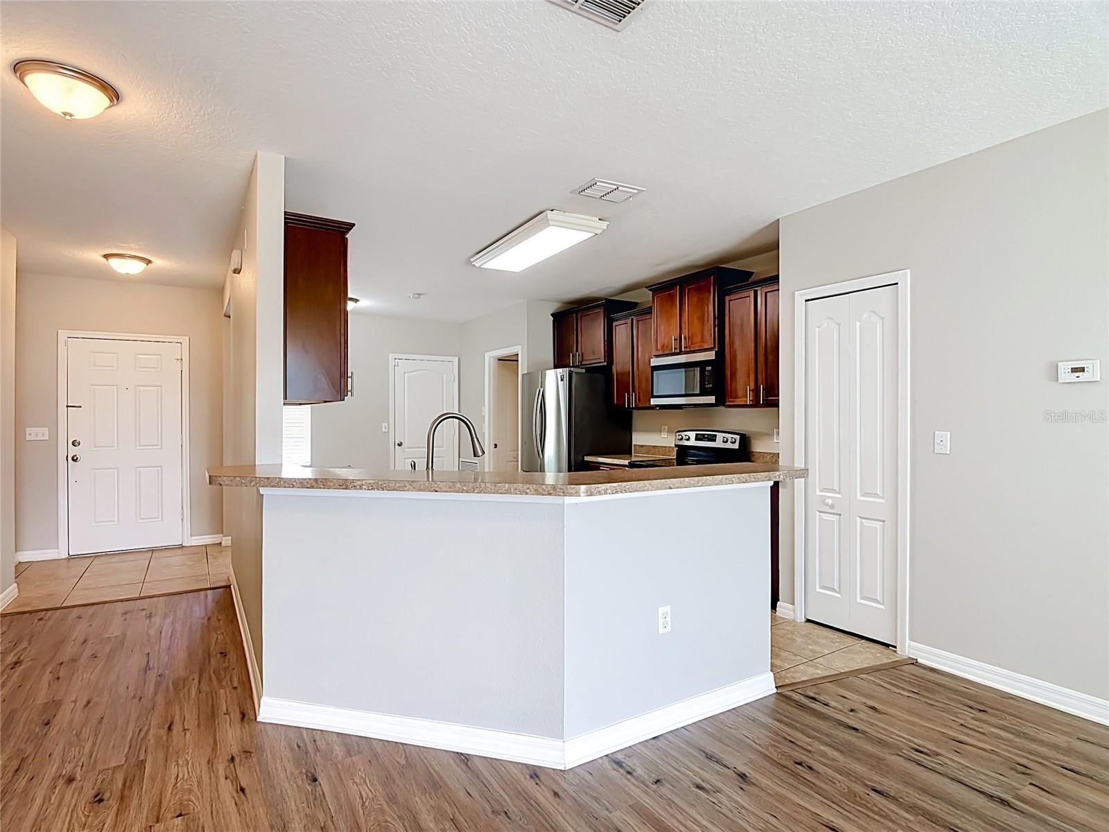 Single Family Residence at 1562 TAMARIND RD, DAVENPORT, photo 5 of 22