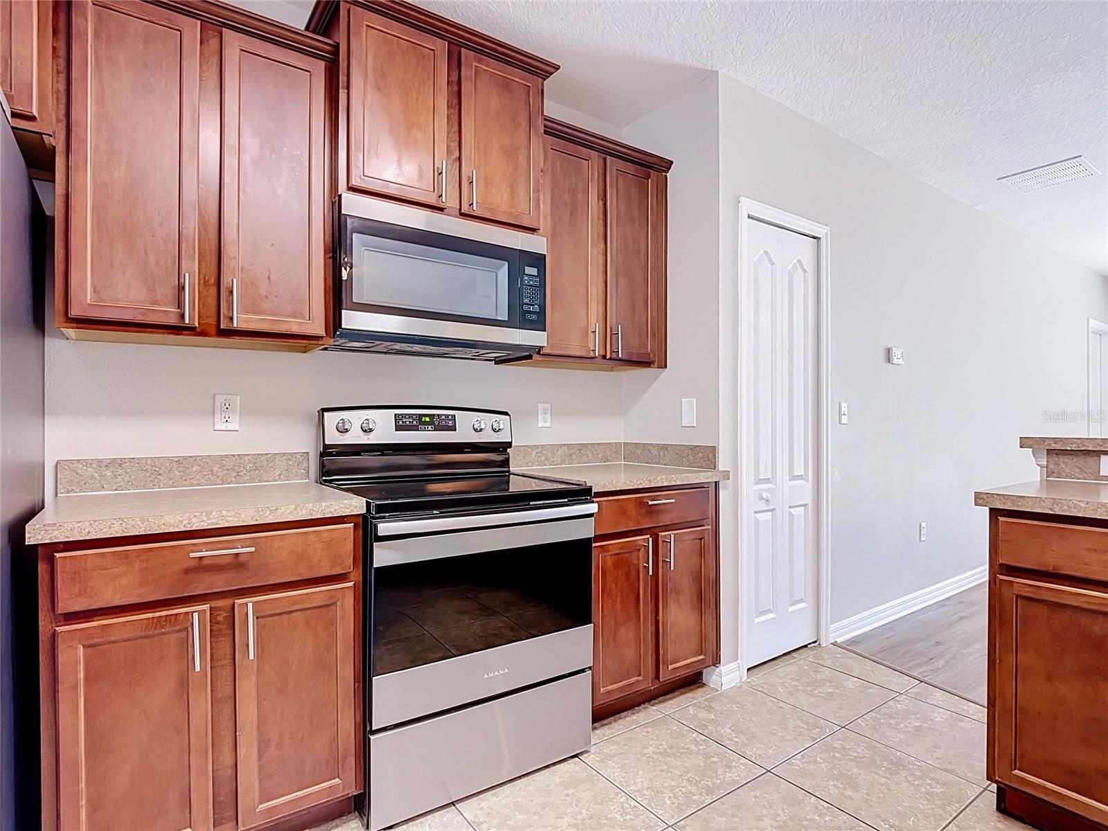 Single Family Residence at 1562 TAMARIND RD, DAVENPORT, photo 7 of 22