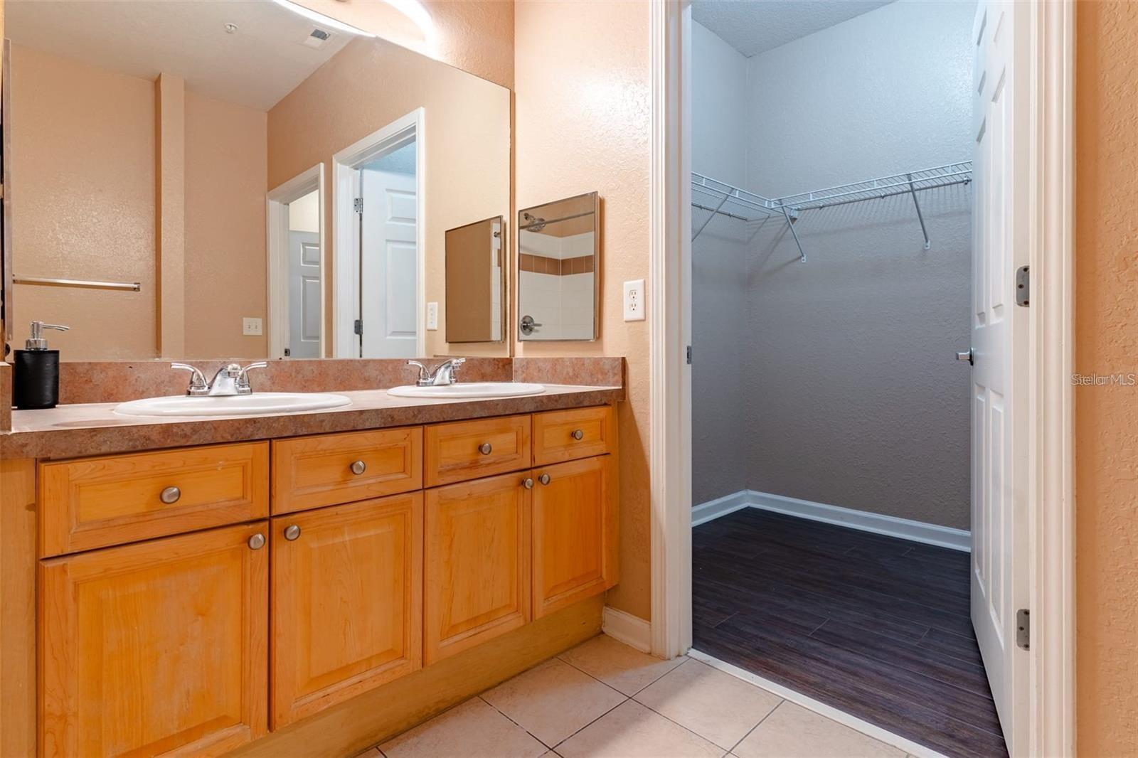 Condominium at 709 TERRACE RIDGE CIR #709, DAVENPORT, photo 24 of 34