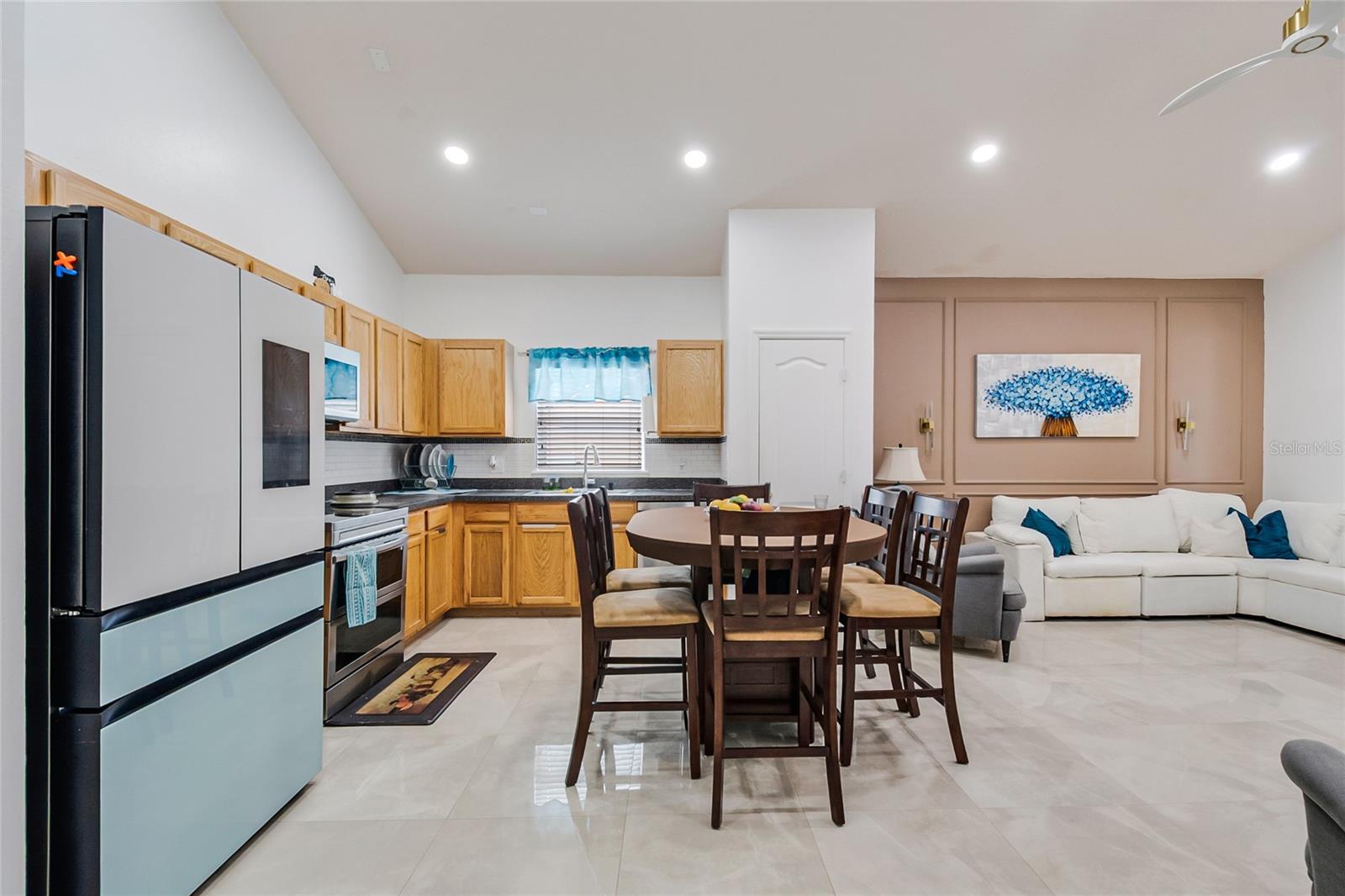 Single Family Residence at 1228 SANDY RIDGE DR, DAVENPORT, photo 11 of 40