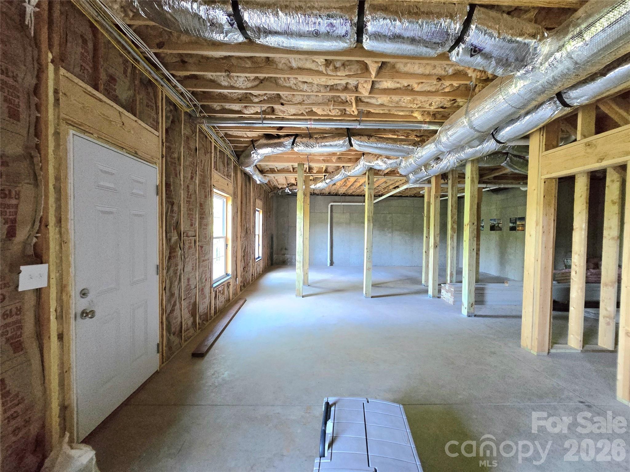 full level unfinished basement with poured concrete walls - 37 Justice Drive, Leicester