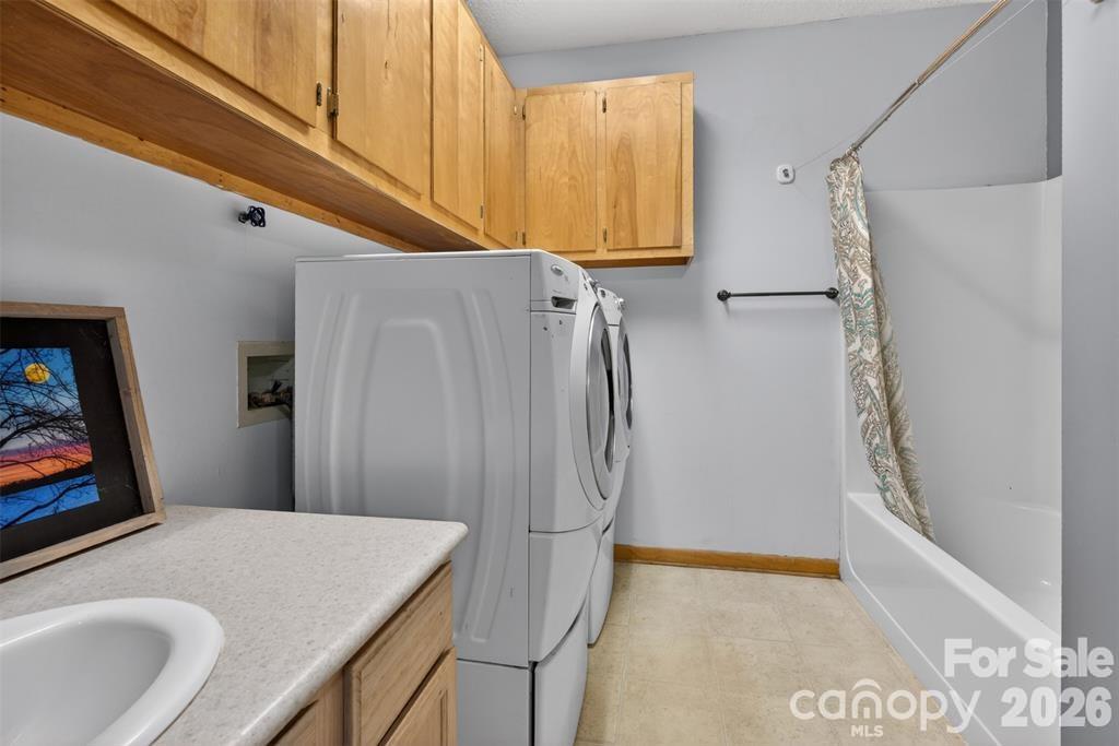 Apartment laundry / bathroom. - 00 Misery Ridge Trail, Mill Spring