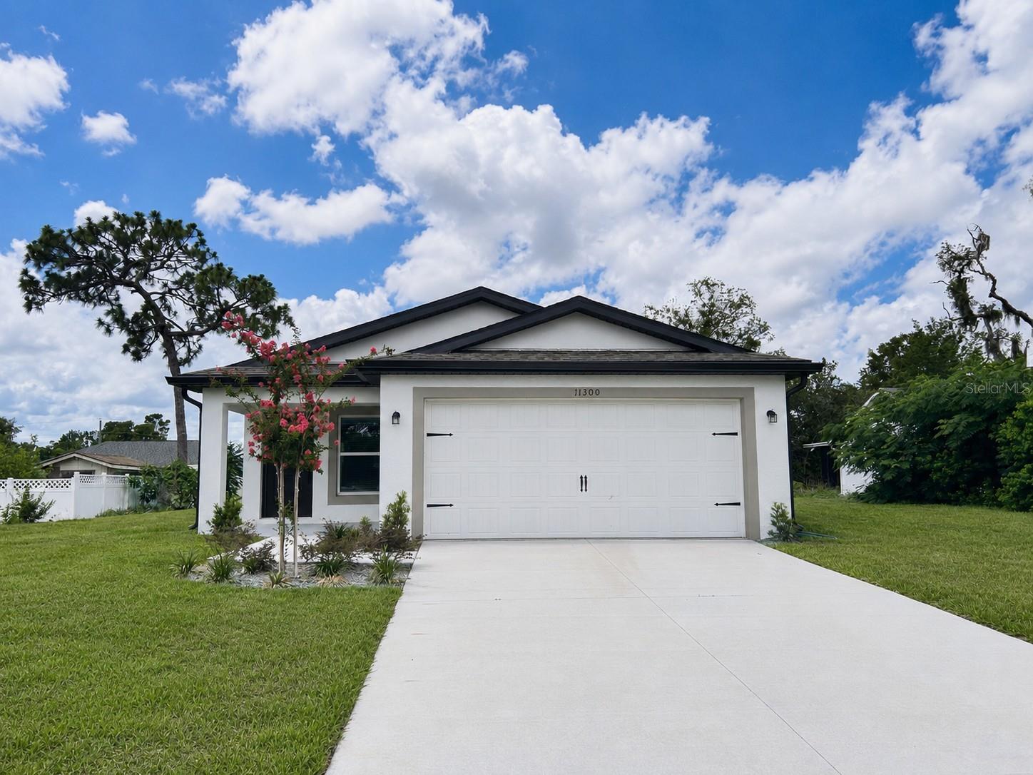 Single Family Residence at 11300 LIBBY RD, SPRING HILL, photo 2 of 13