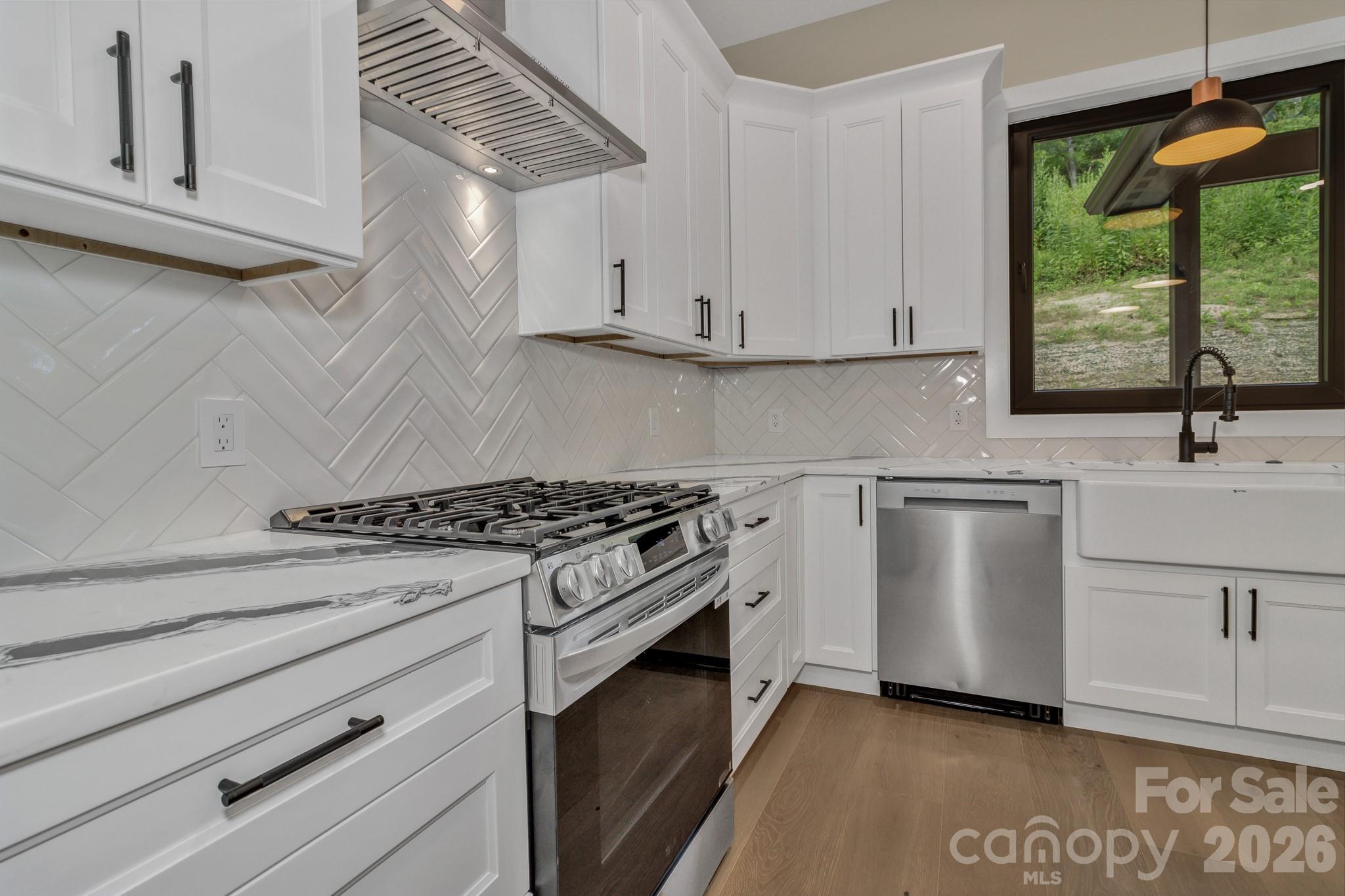 Single Family Residence at 63 Winding Ridge Road, Fairview, photo 20 of 47