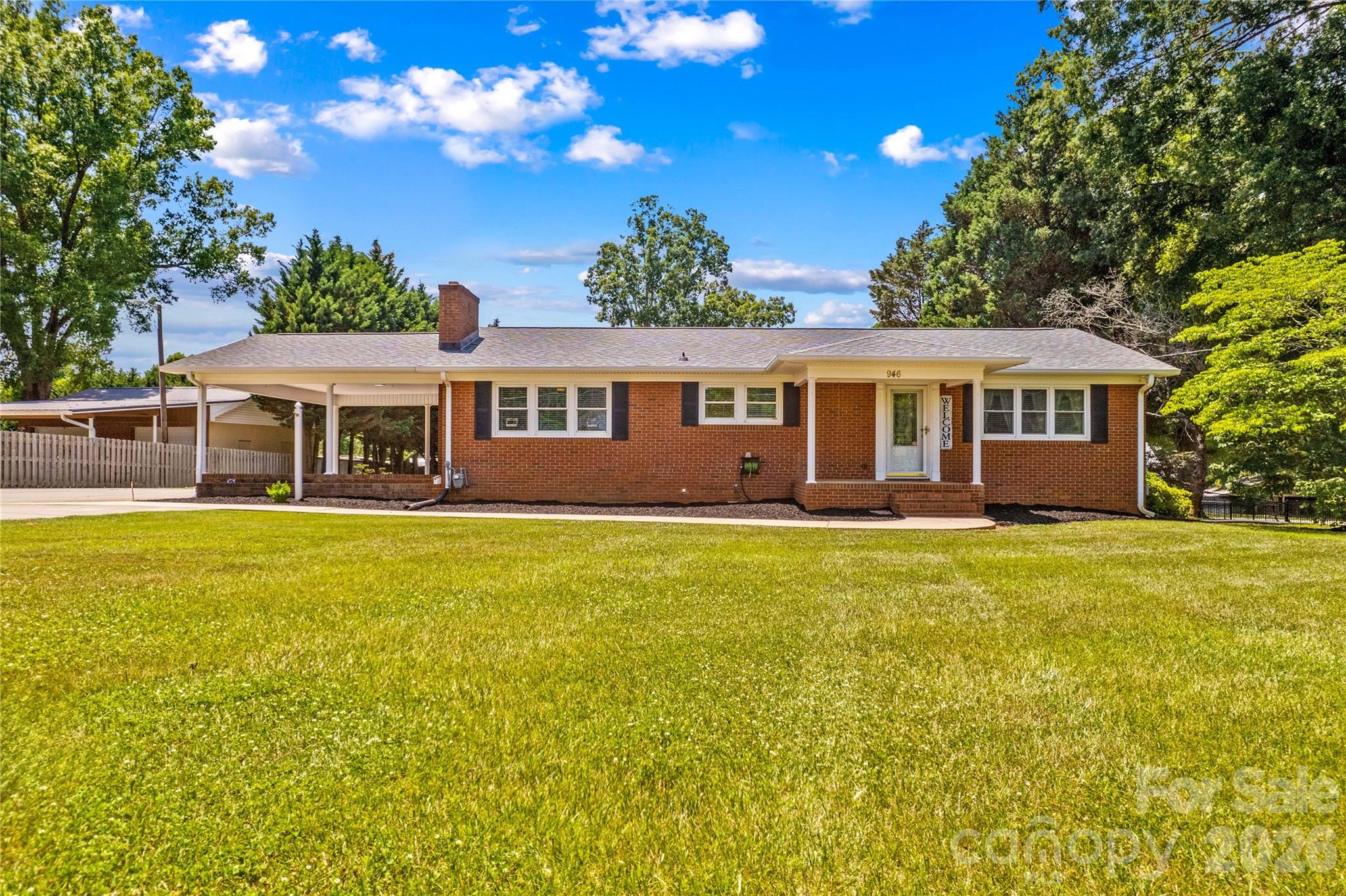 Single Family Residence at 946 Shearers Road, Mooresville, photo 2 of 48