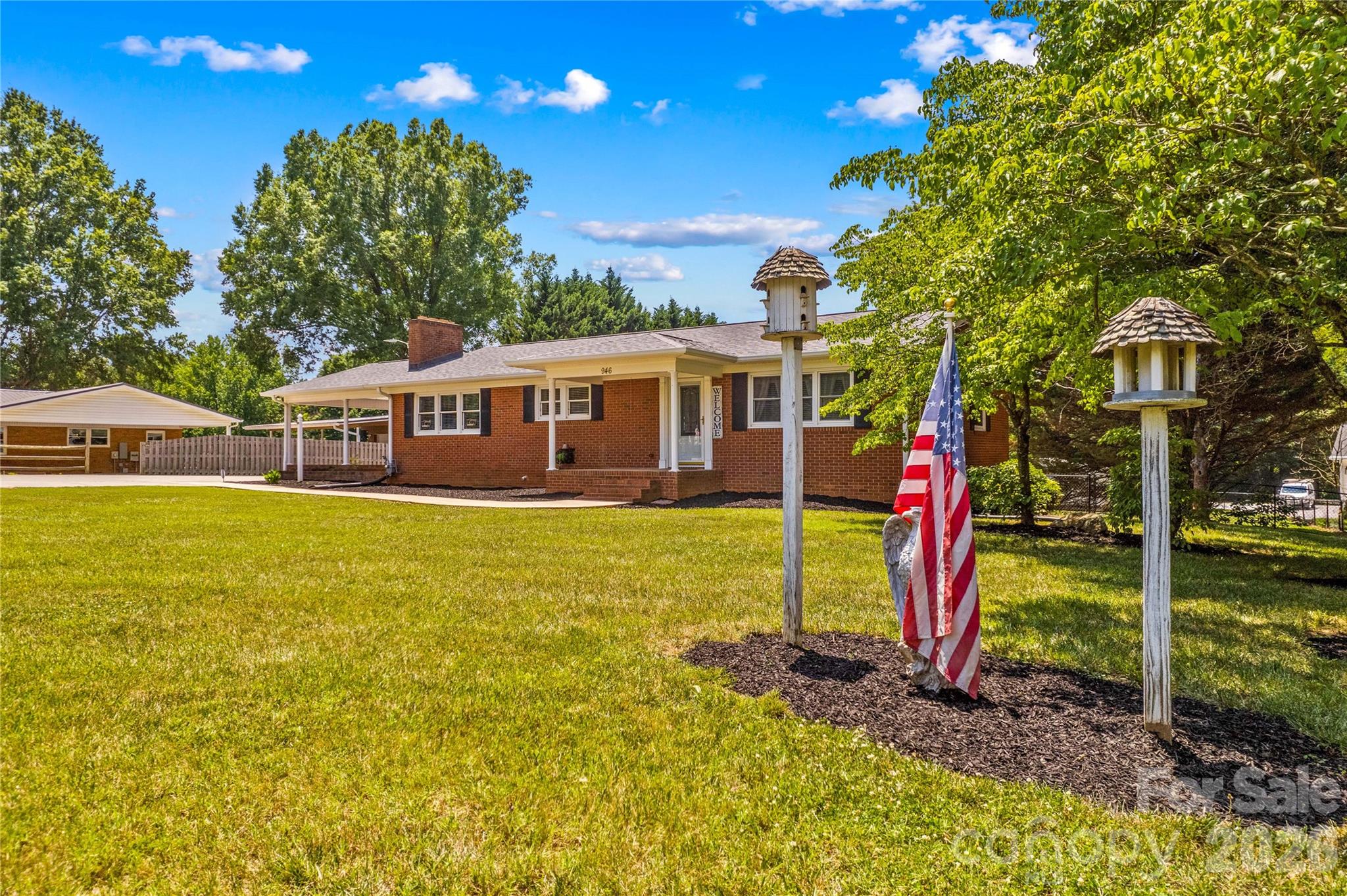 Single Family Residence at 946 Shearers Road, Mooresville, photo 5 of 48