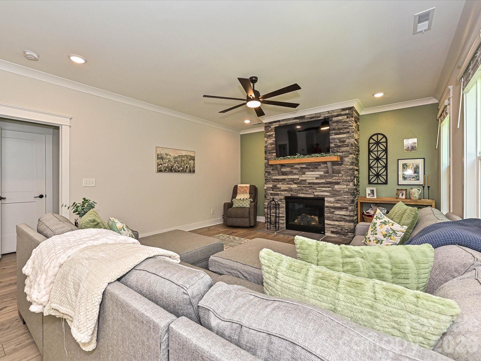 Living Room - 13215 Fiore Place, Huntersville