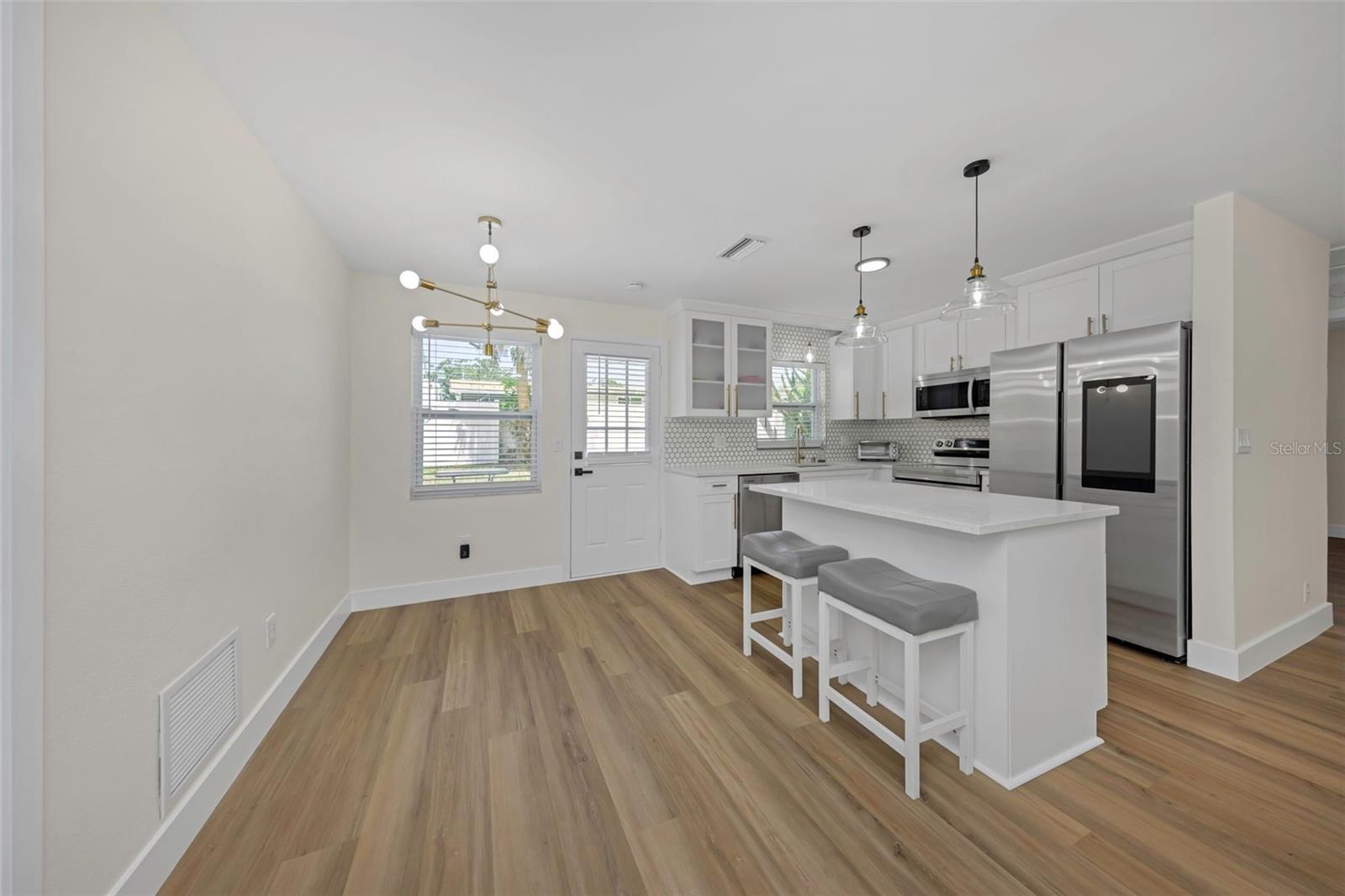 Dinette - 1806 VANCOUVER DR, CLEARWATER