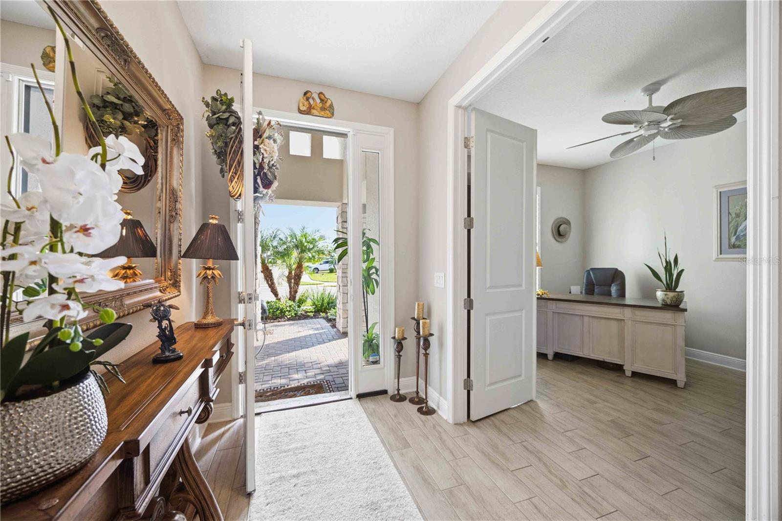 Single Family Residence at 11329 MONTSERRAT DR, VENICE, photo 36 of 75