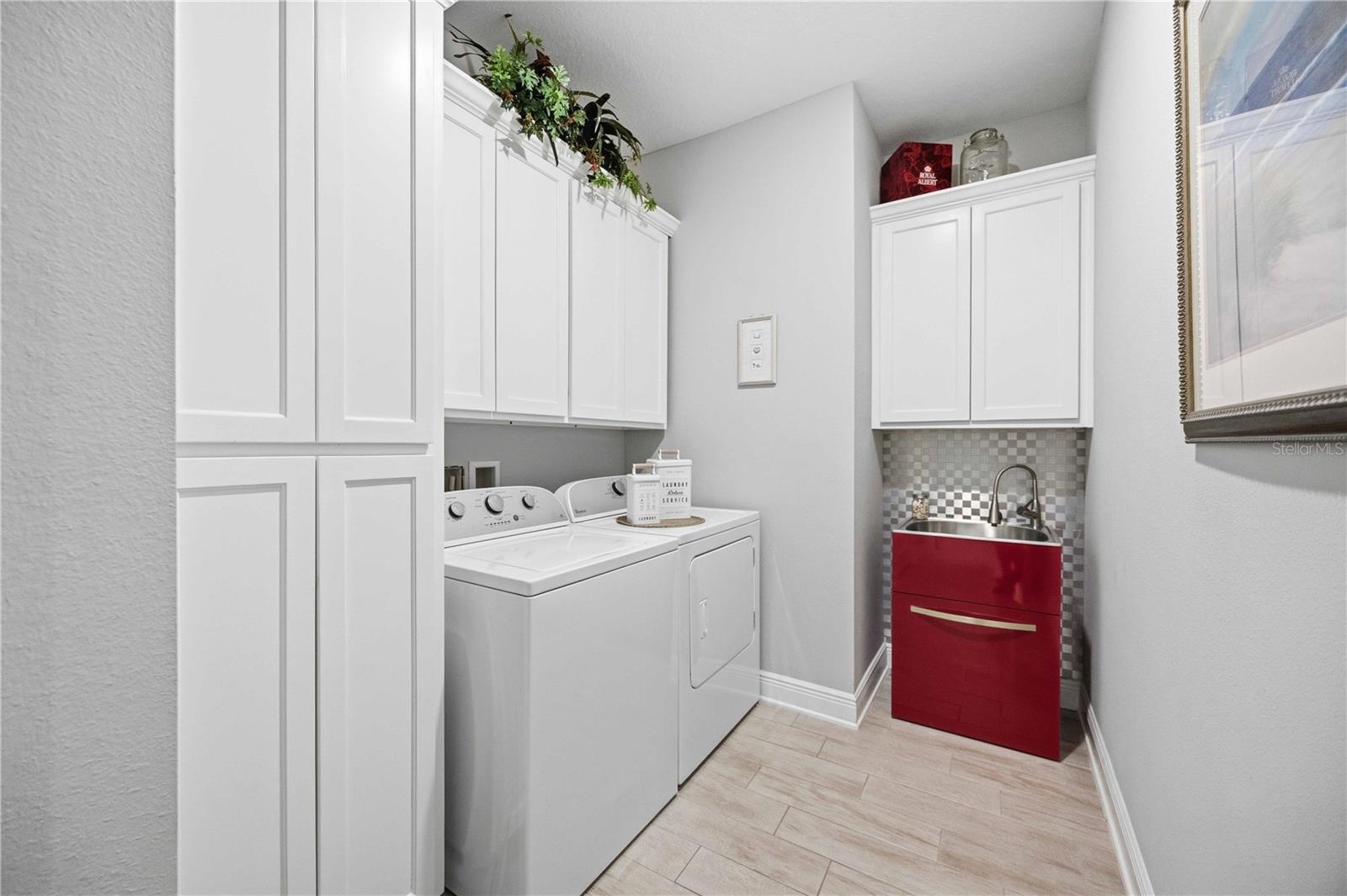 Single Family Residence at 11329 MONTSERRAT DR, VENICE, photo 48 of 75