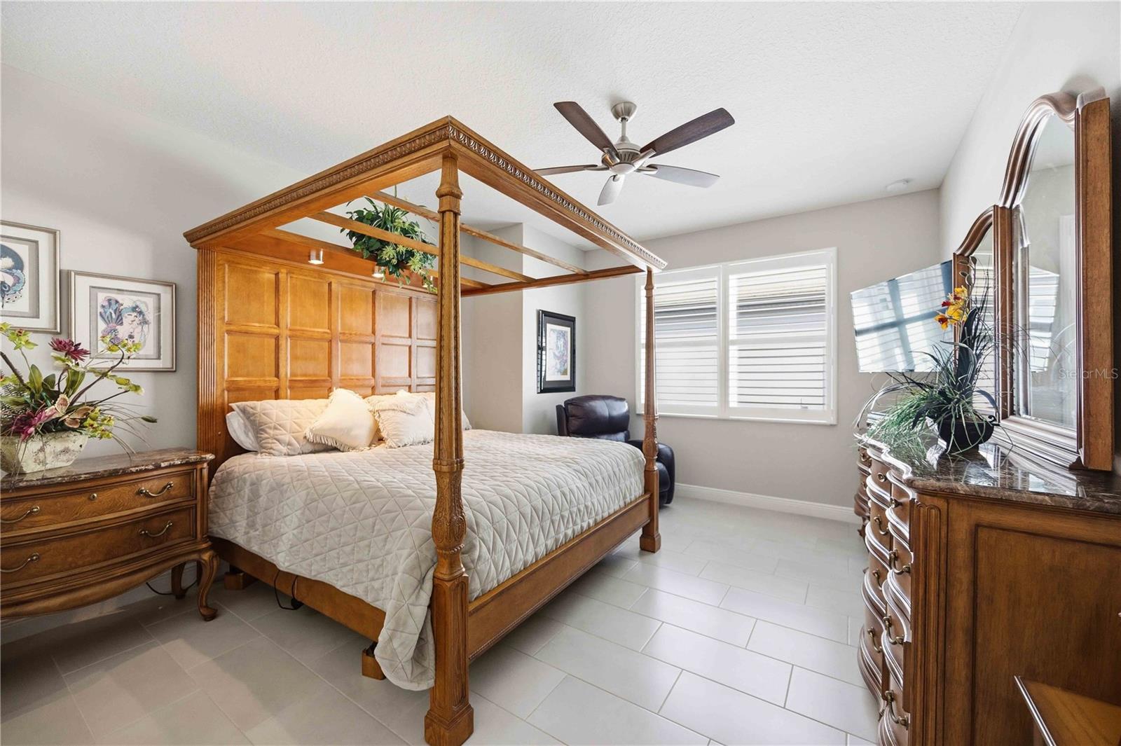 Single Family Residence at 11329 MONTSERRAT DR, VENICE, photo 49 of 75
