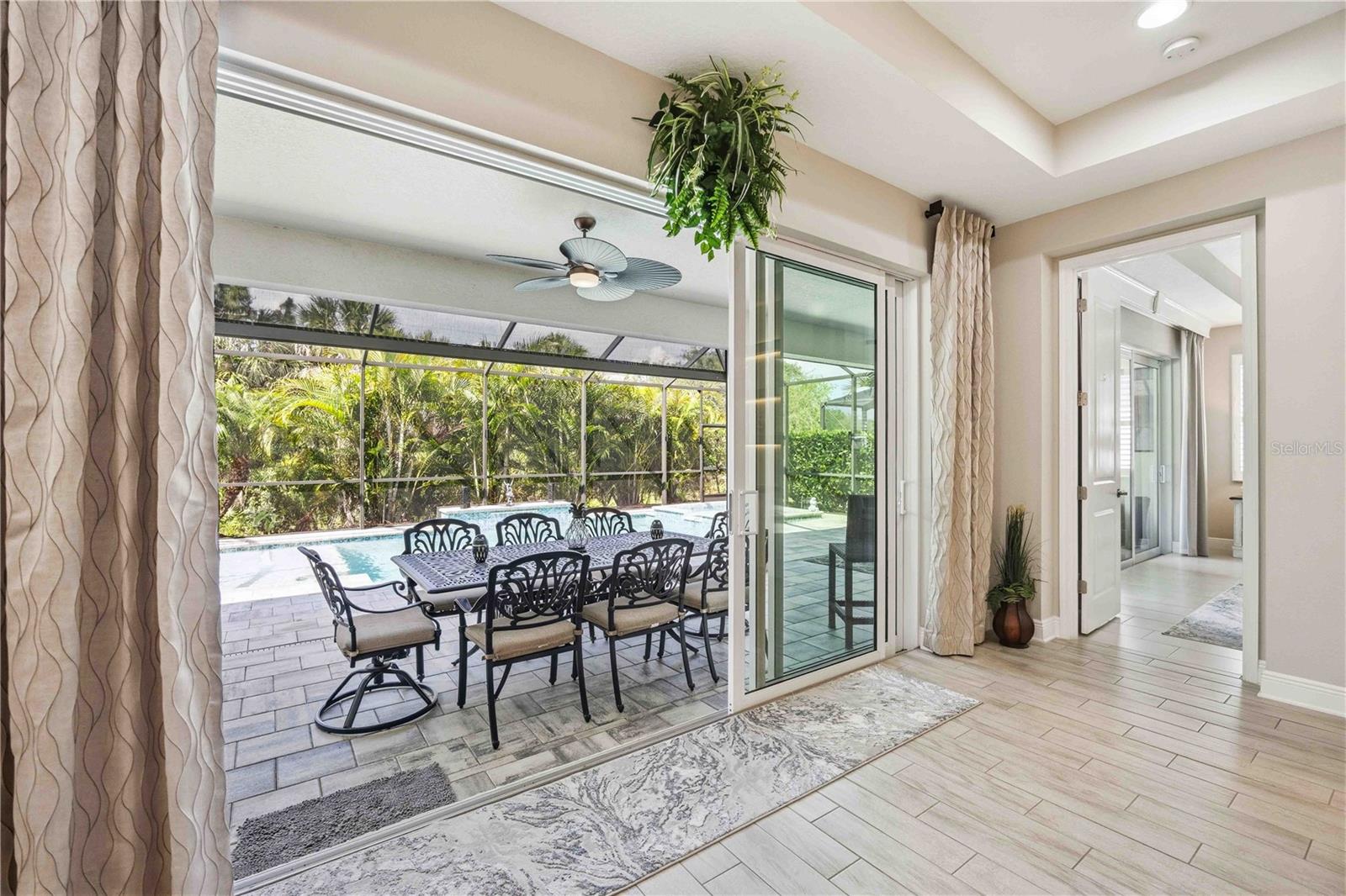 Single Family Residence at 11329 MONTSERRAT DR, VENICE, photo 54 of 75