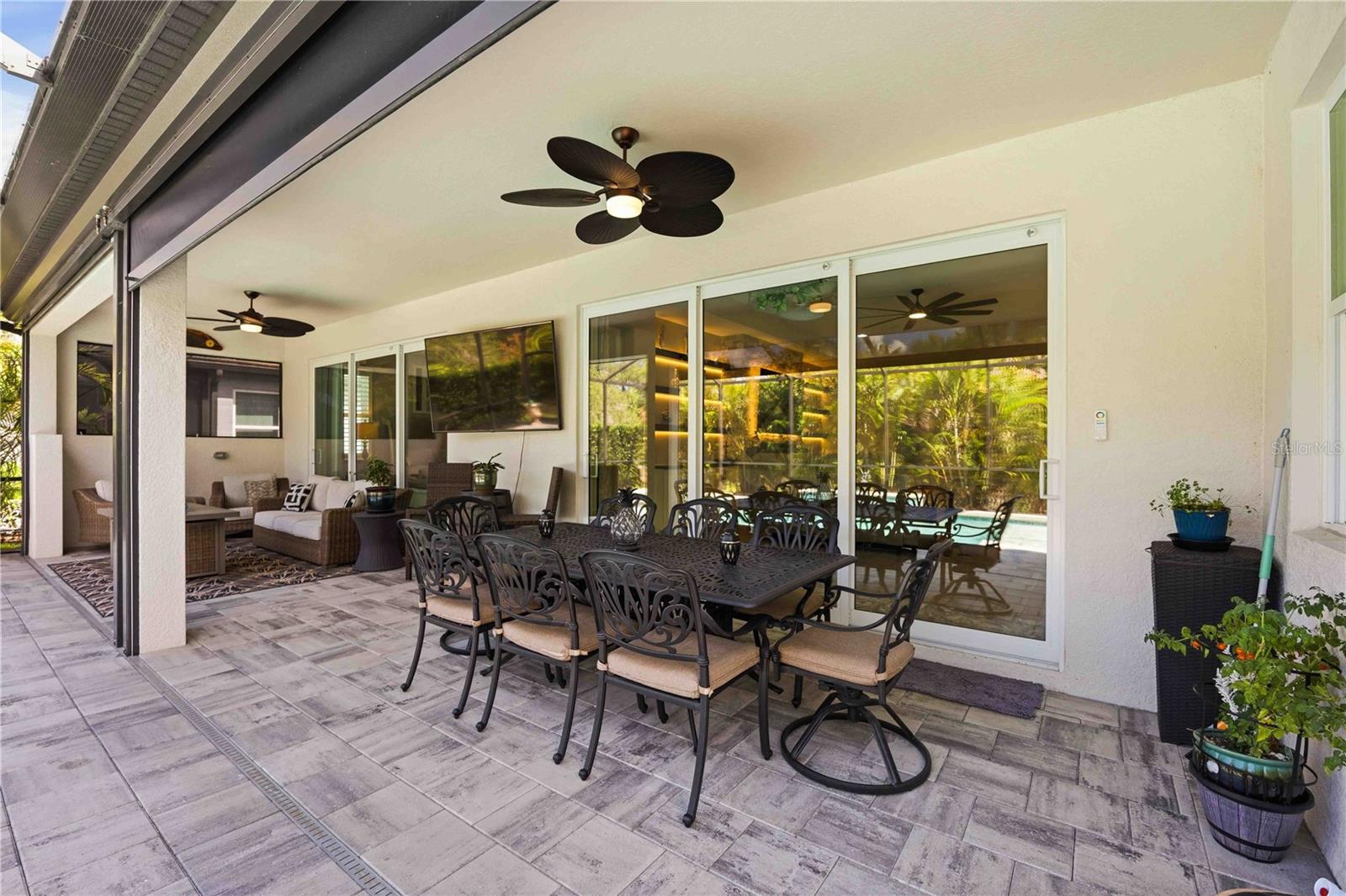 Single Family Residence at 11329 MONTSERRAT DR, VENICE, photo 56 of 75