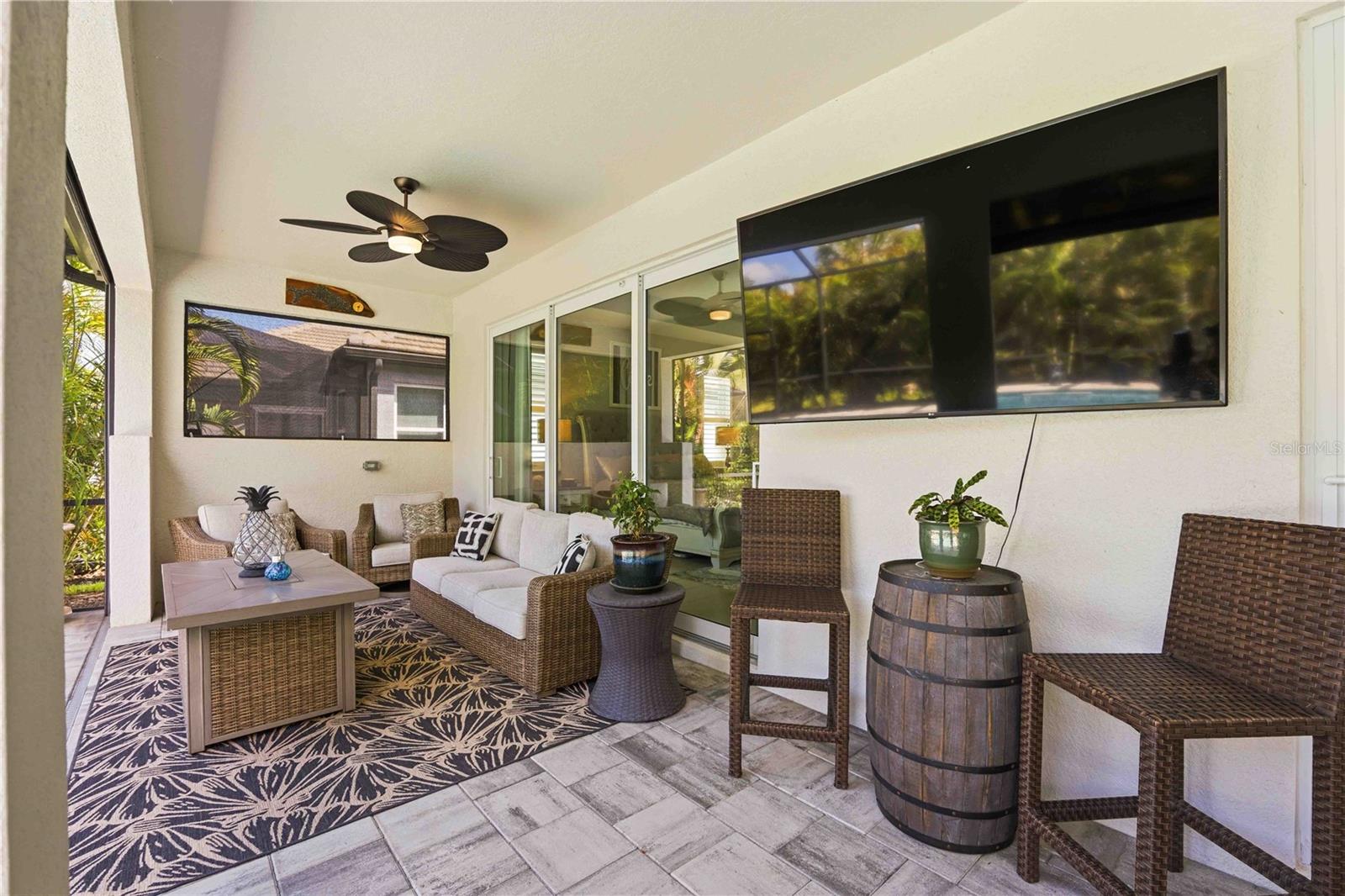 Single Family Residence at 11329 MONTSERRAT DR, VENICE, photo 57 of 75