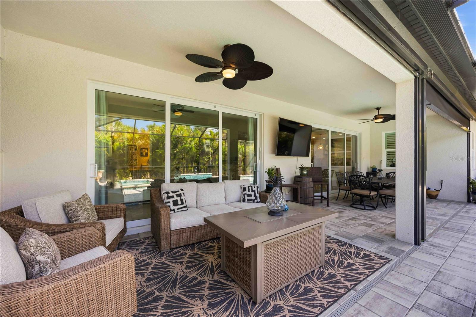 Single Family Residence at 11329 MONTSERRAT DR, VENICE, photo 58 of 75
