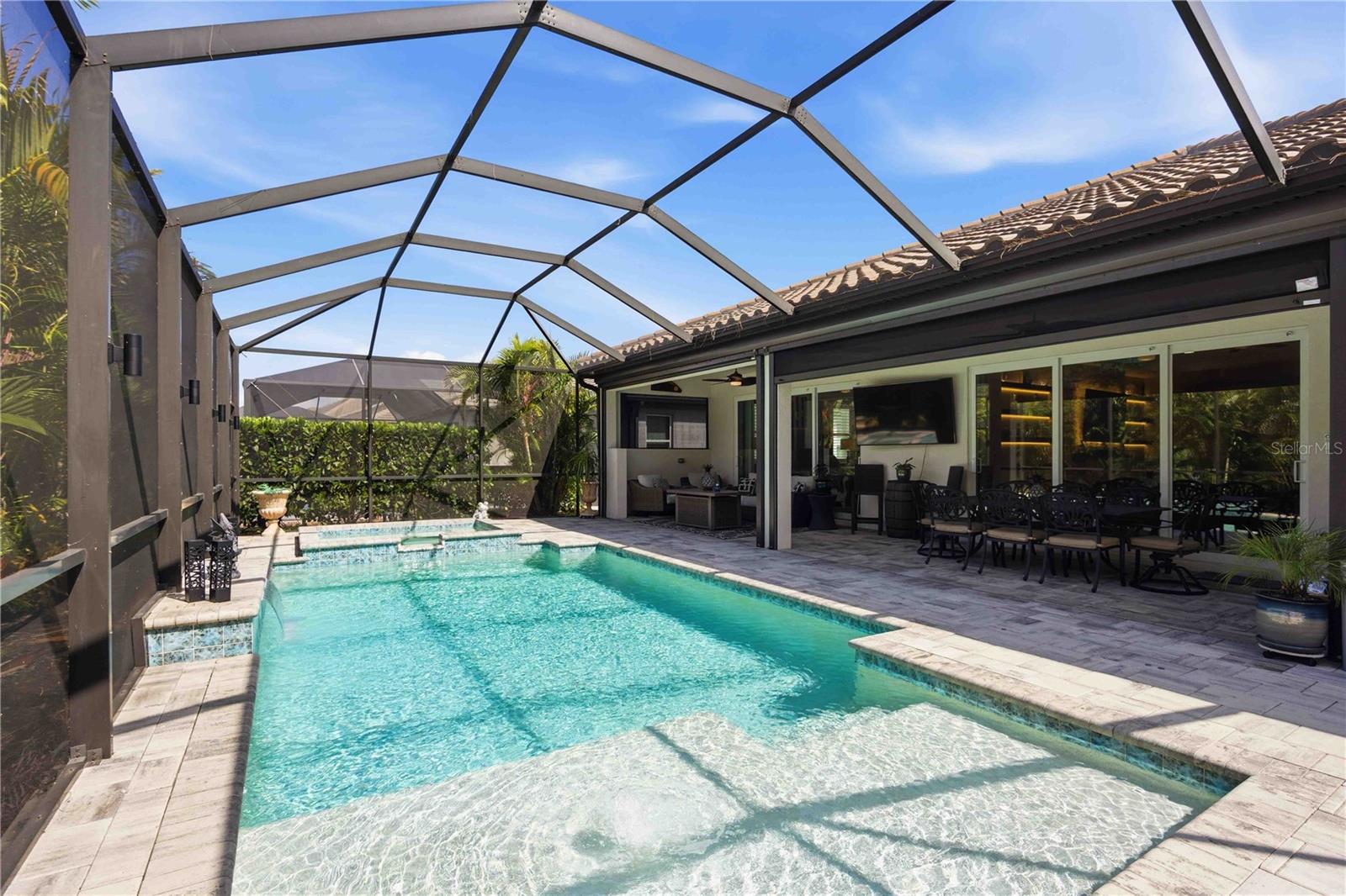 Single Family Residence at 11329 MONTSERRAT DR, VENICE, photo 64 of 75
