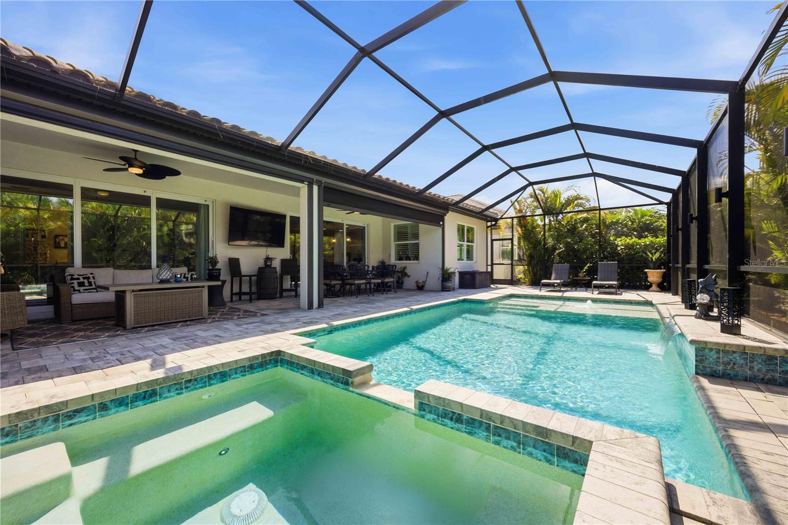 Single Family Residence at 11329 MONTSERRAT DR, VENICE, photo 65 of 75
