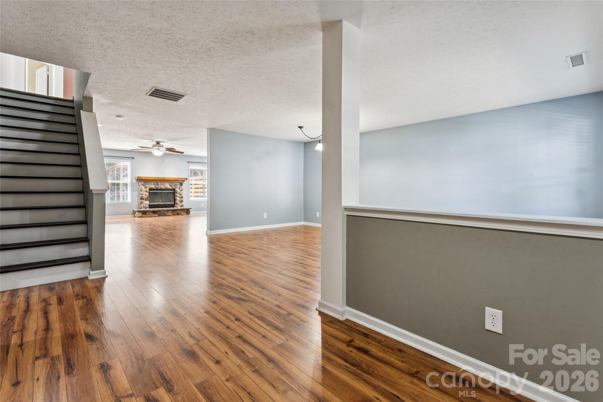 Single Family Residence at 5623 Hammermill Drive, Harrisburg, photo 4 of 31