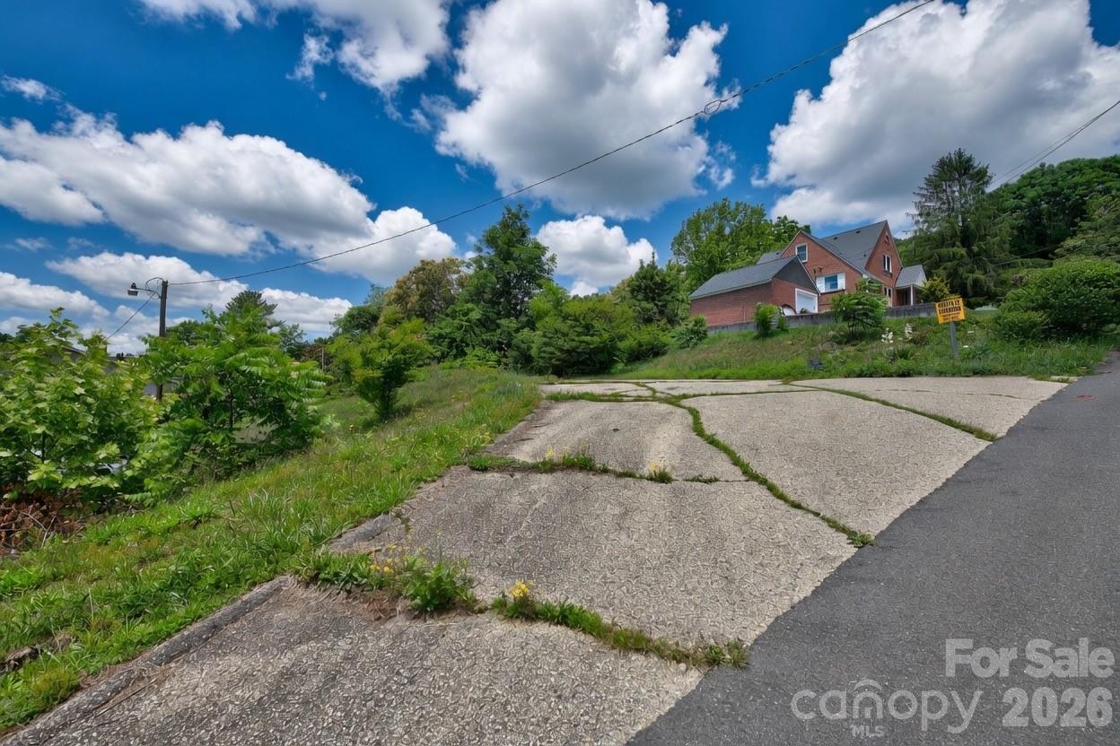 Employee Parking Area - 193 Walnut Avenue, Spruce Pine