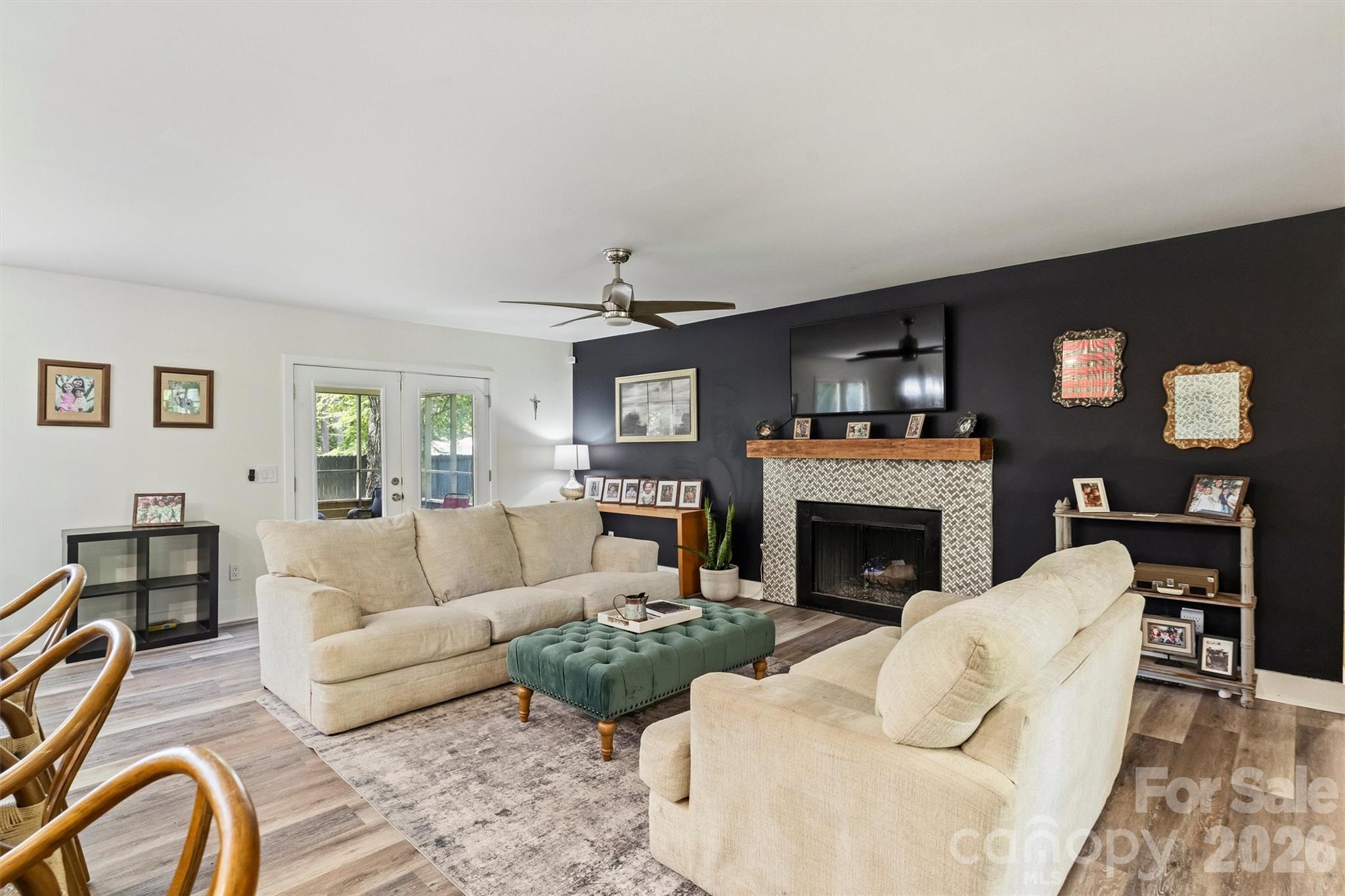 Single Family Residence at 1621 Brook Drive, Fort Mill, photo 6 of 46