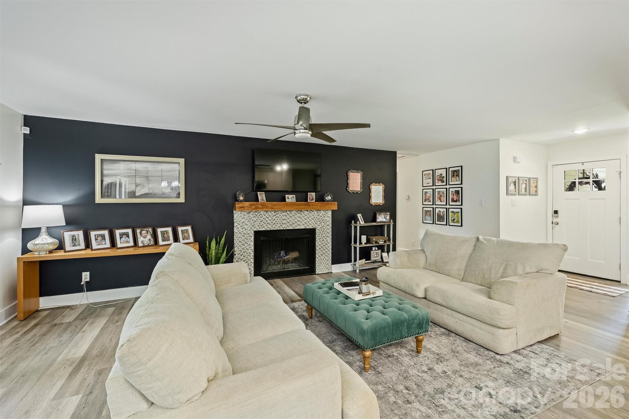 Single Family Residence at 1621 Brook Drive, Fort Mill, photo 14 of 46