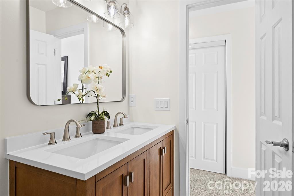 Single Family Residence at 1621 Brook Drive, Fort Mill, photo 32 of 46