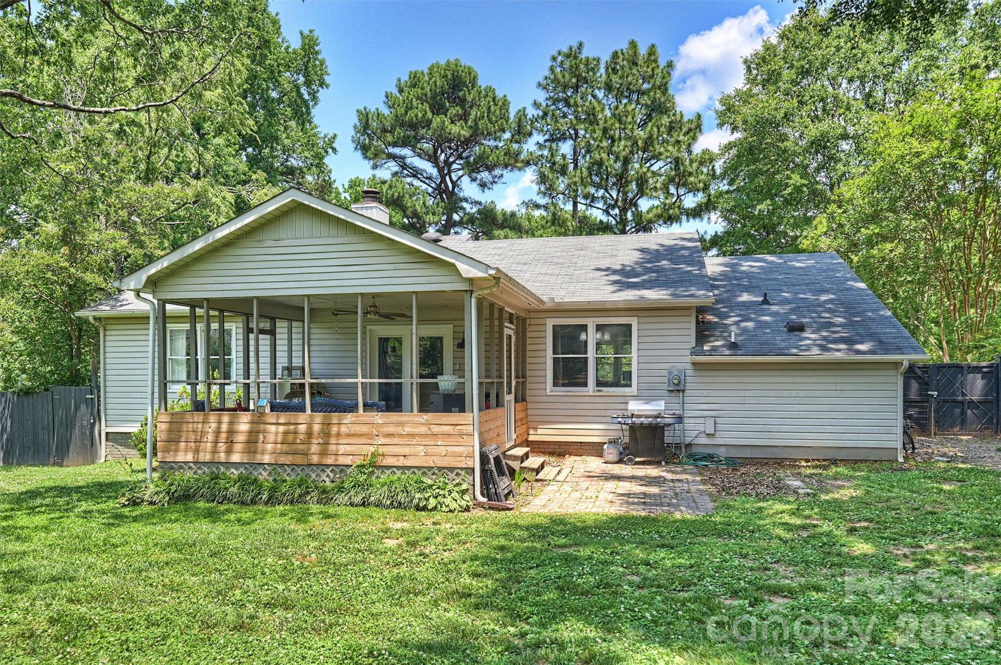 Single Family Residence at 1621 Brook Drive, Fort Mill, photo 42 of 46