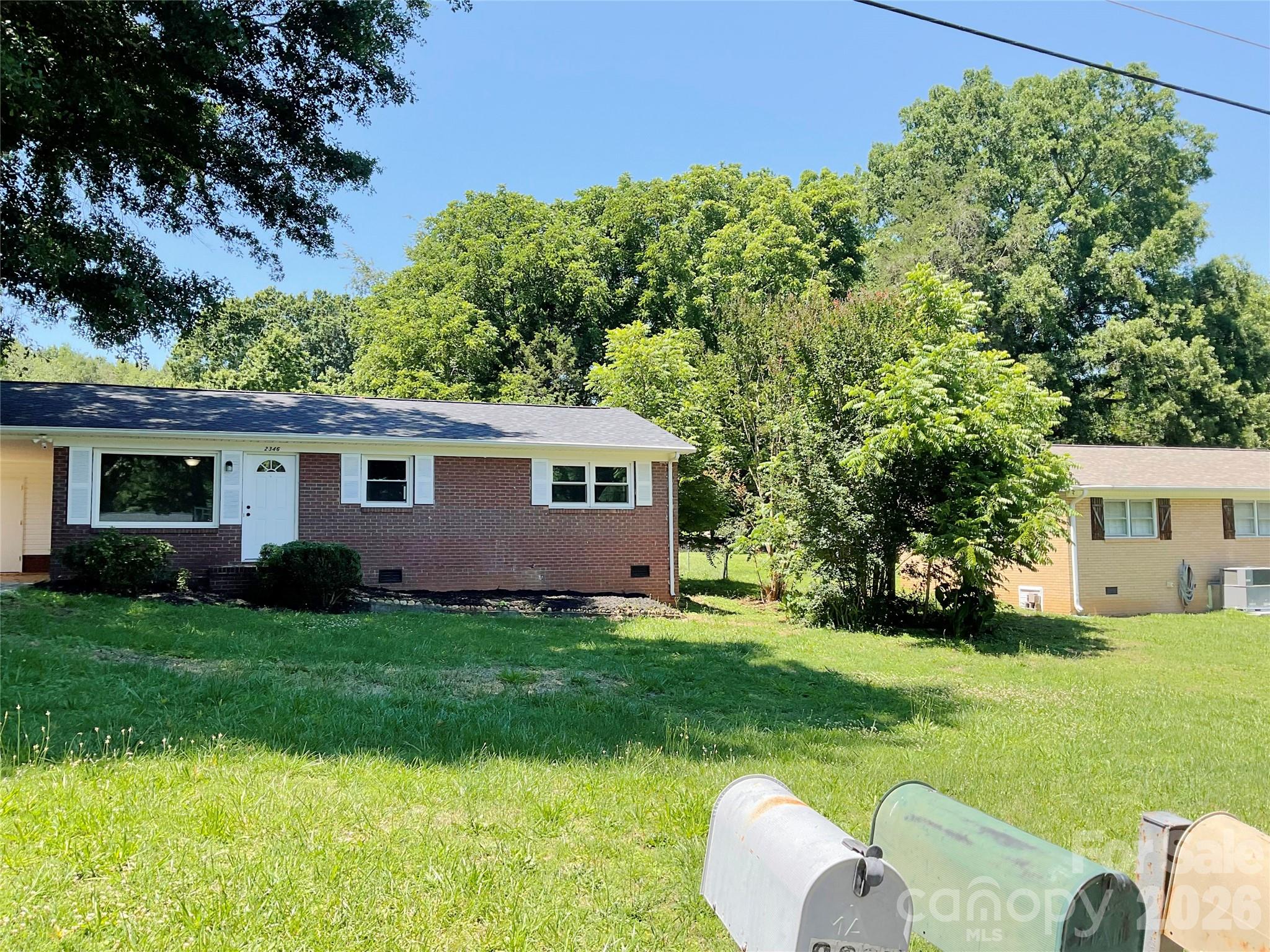 Single Family Residence at 2346 Woodleaf Drive, Gastonia, photo 4 of 24