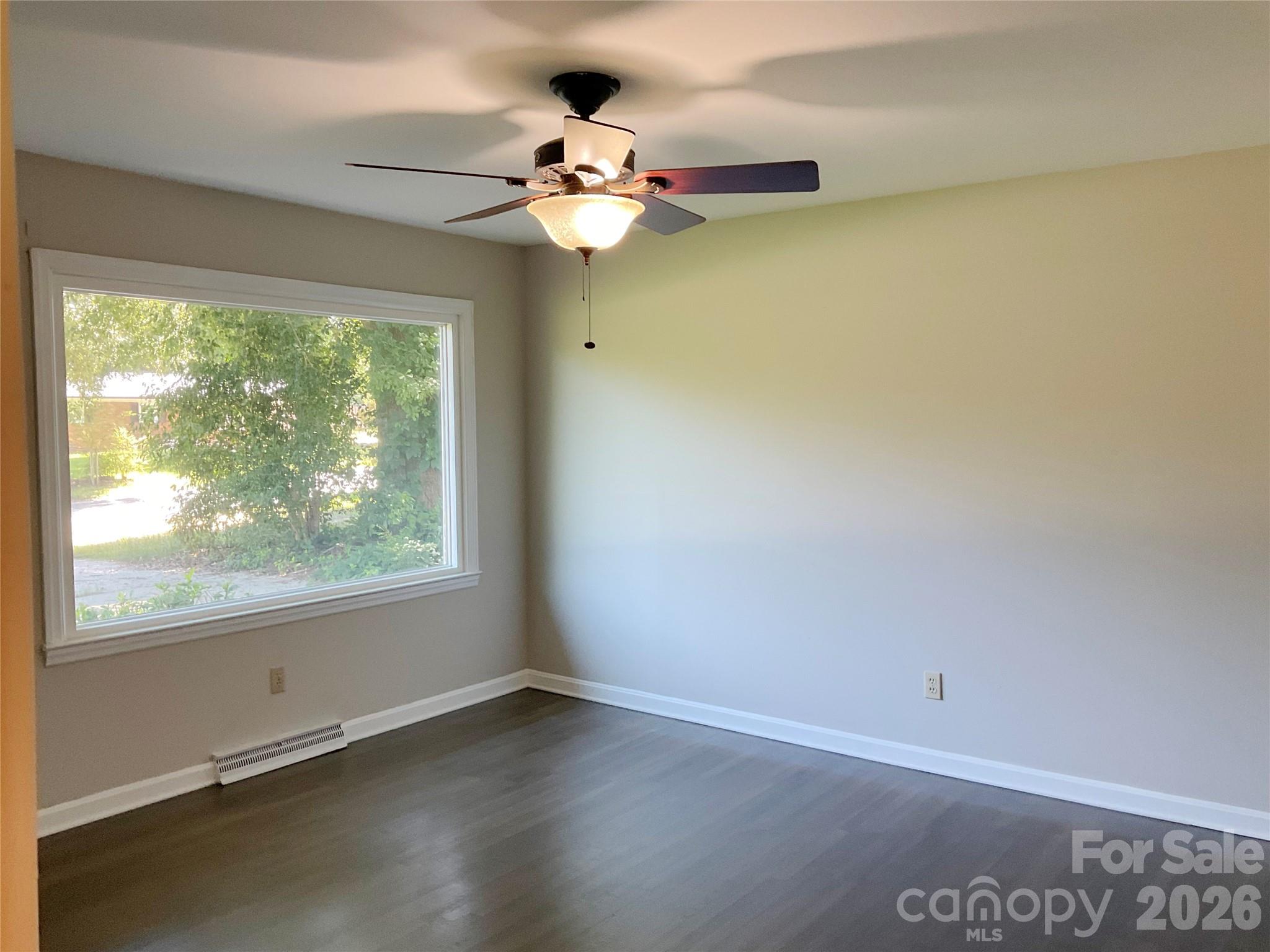 Single Family Residence at 2346 Woodleaf Drive, Gastonia, photo 7 of 24