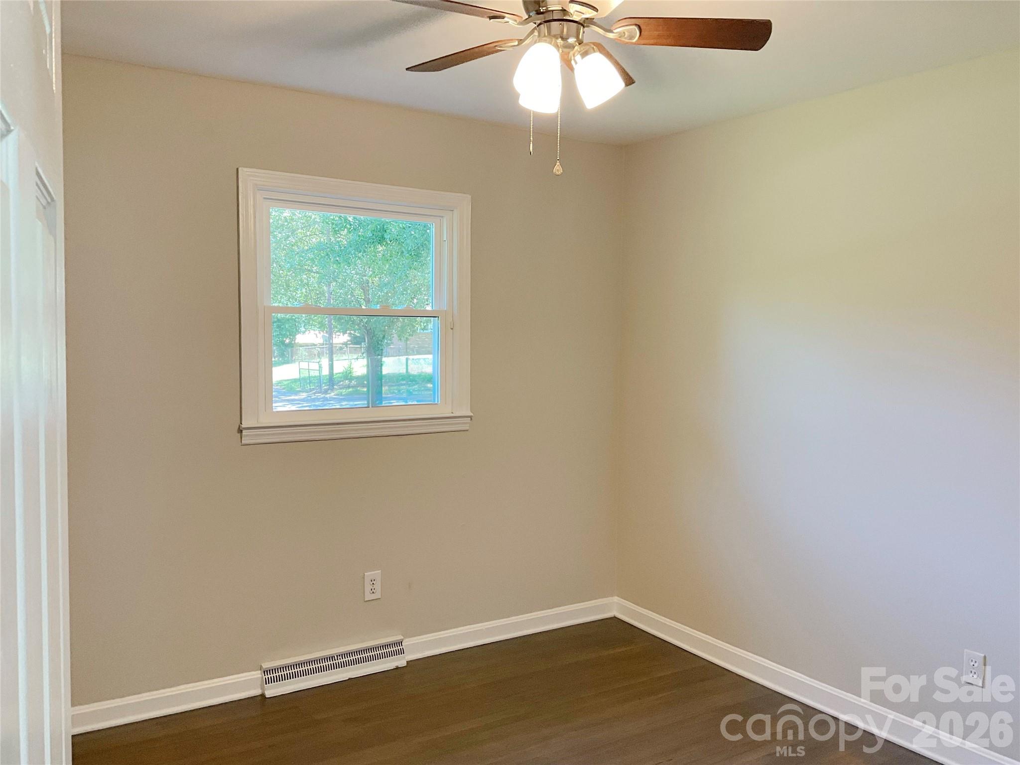 Single Family Residence at 2346 Woodleaf Drive, Gastonia, photo 13 of 24