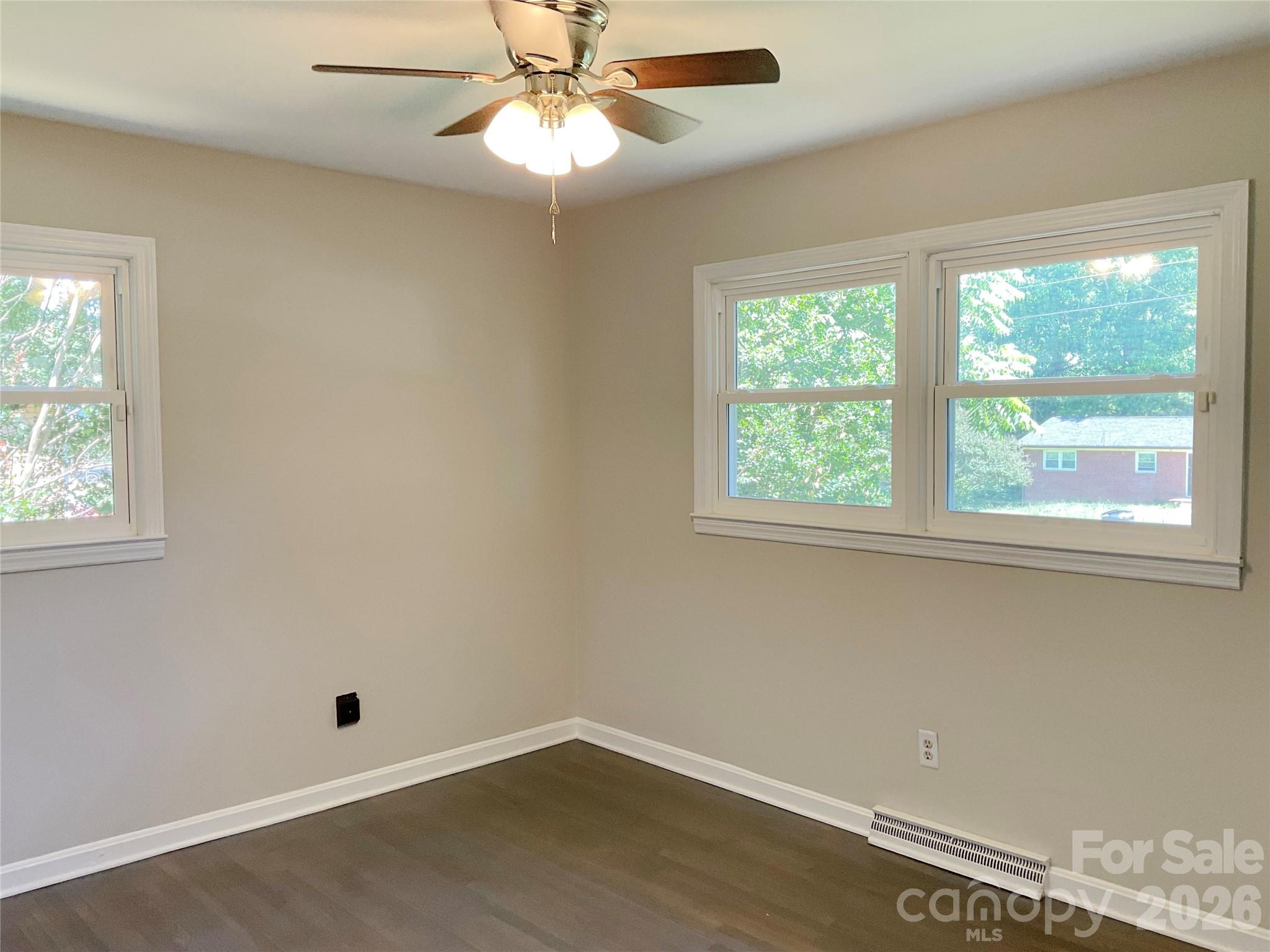 Single Family Residence at 2346 Woodleaf Drive, Gastonia, photo 14 of 24