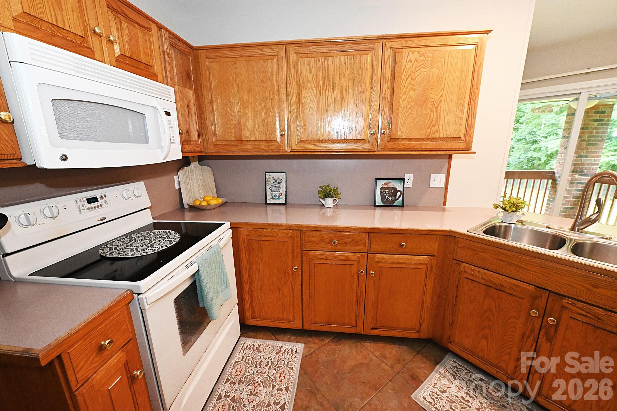 Plenty of cabinets - 1035 E 24th Street, Newton