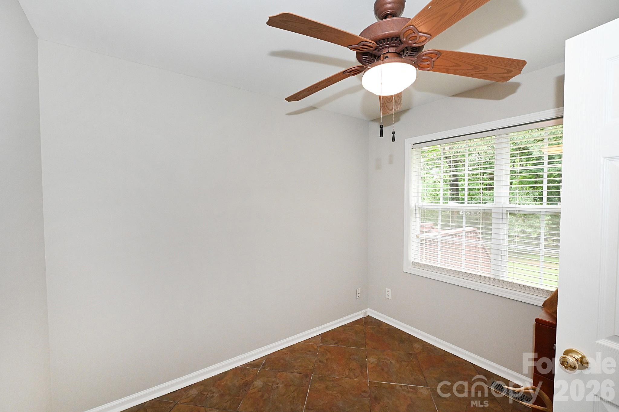 Bonus room - 1035 E 24th Street, Newton