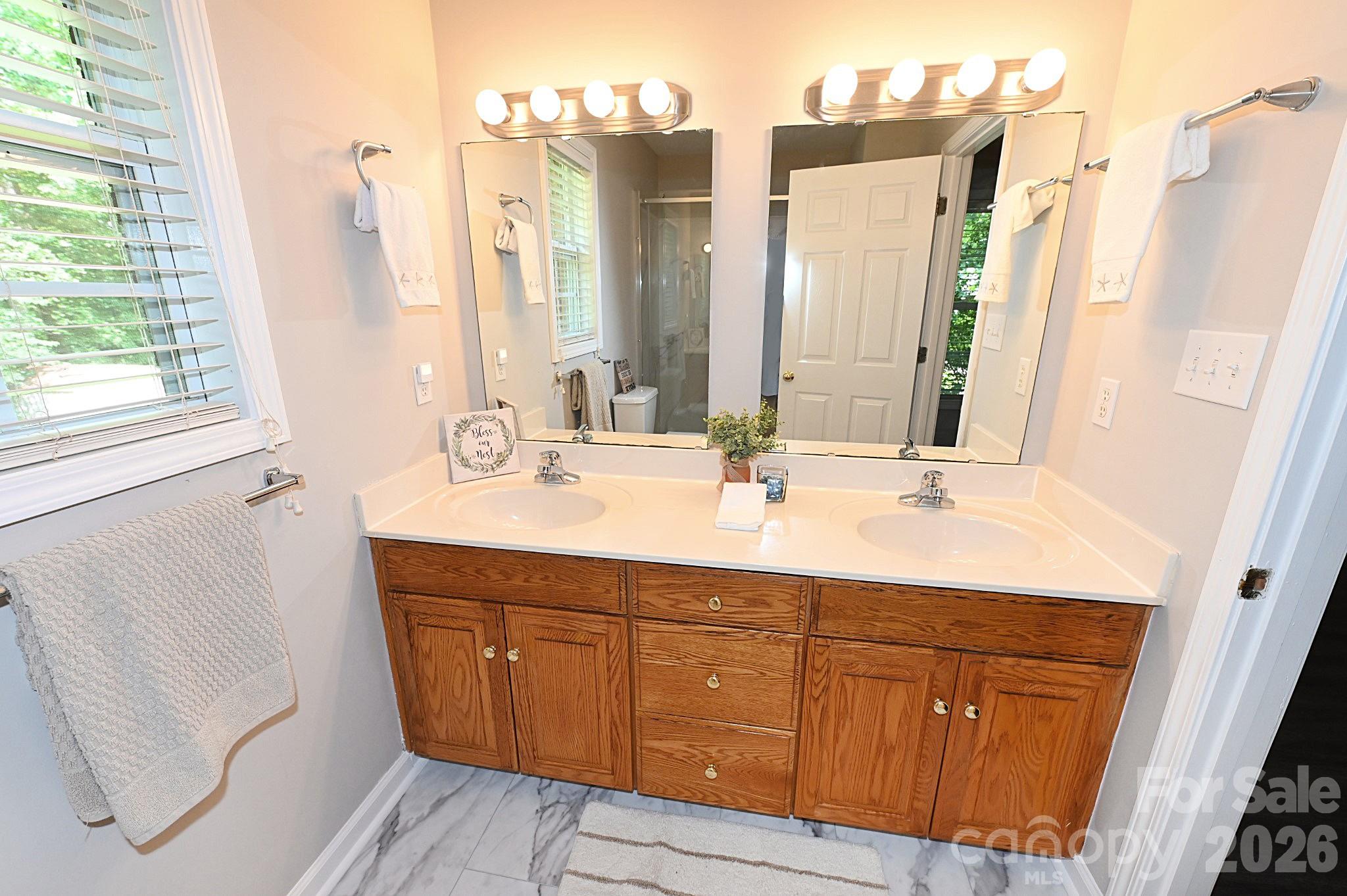 Primary bathroom - 1035 E 24th Street, Newton