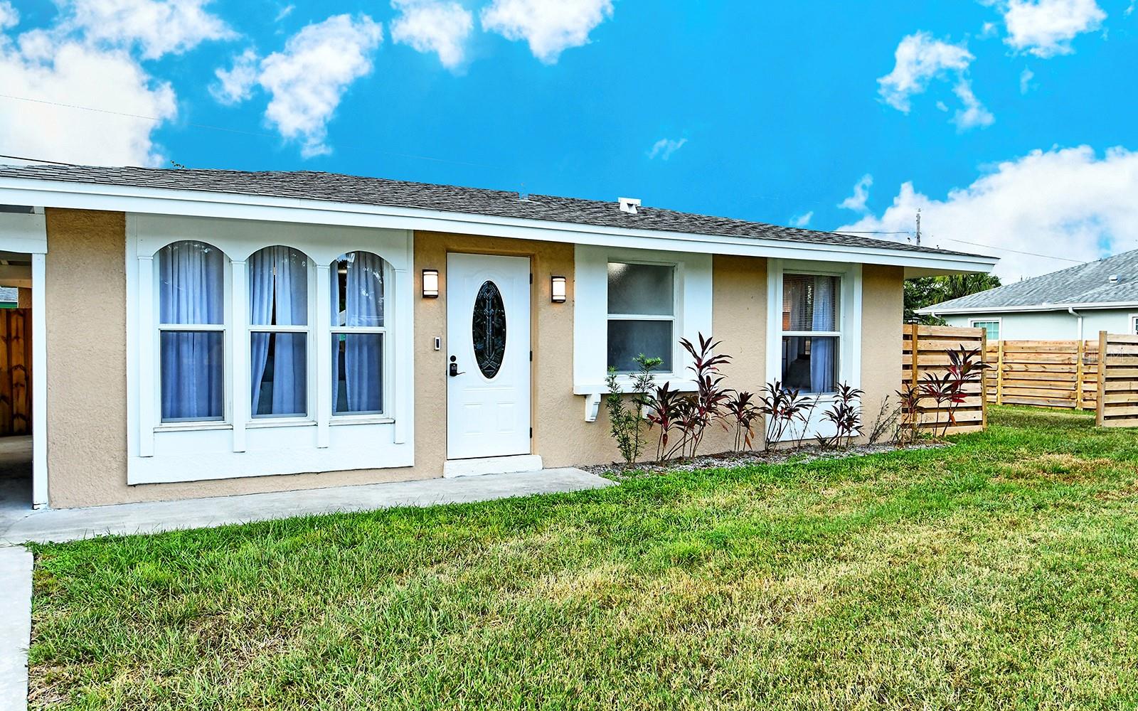 Single Family Residence at 307 SOUTHLAND RD, VENICE, photo 5 of 56