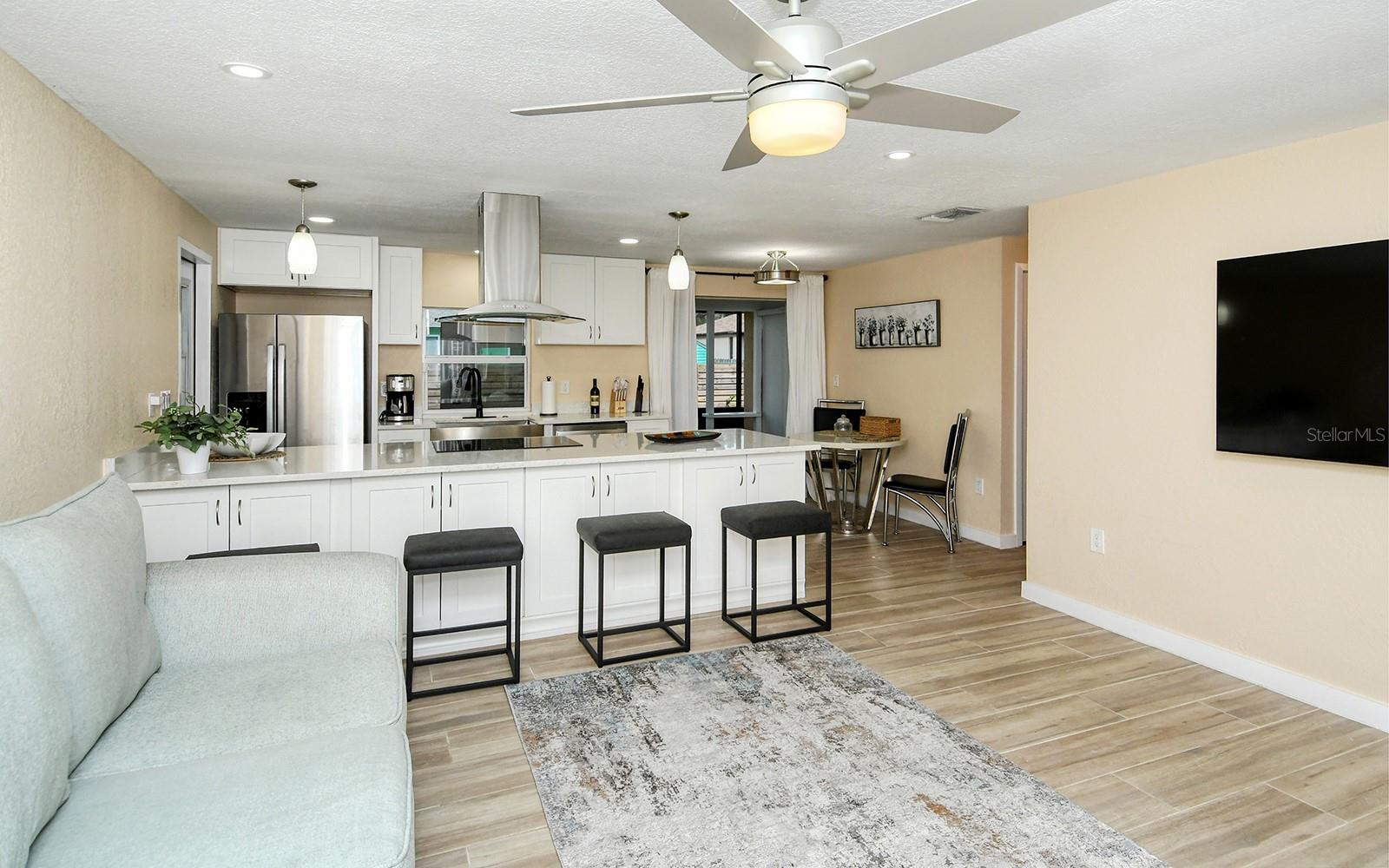 Single Family Residence at 307 SOUTHLAND RD, VENICE, photo 8 of 56