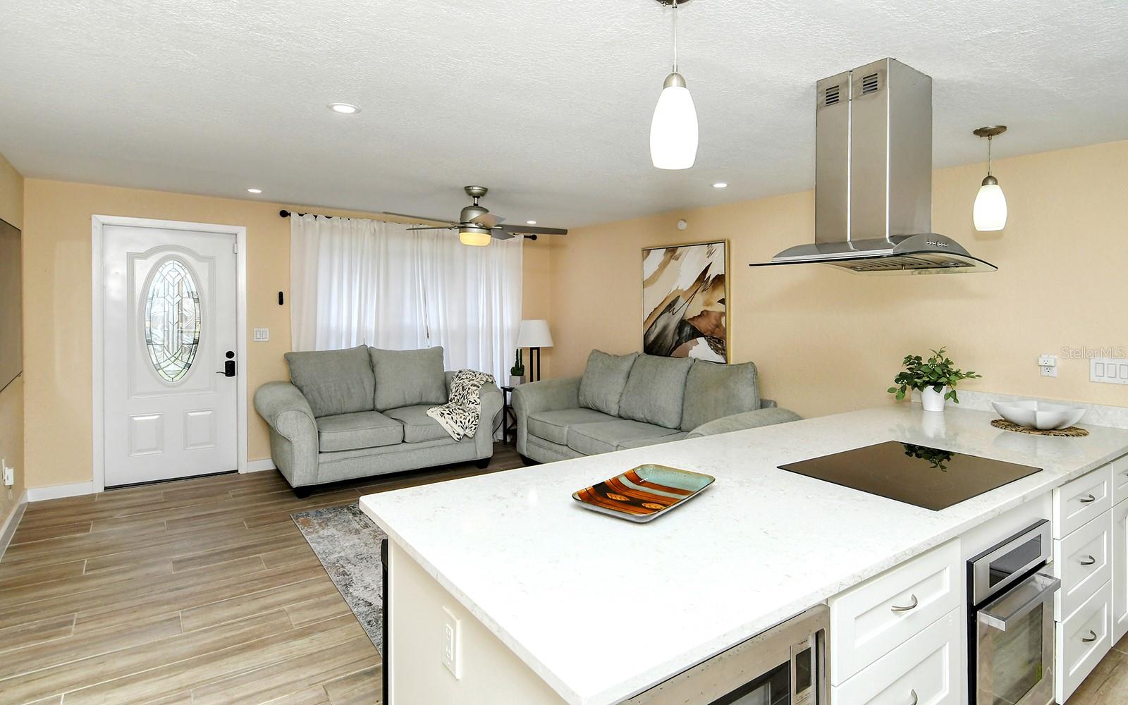 Single Family Residence at 307 SOUTHLAND RD, VENICE, photo 17 of 56