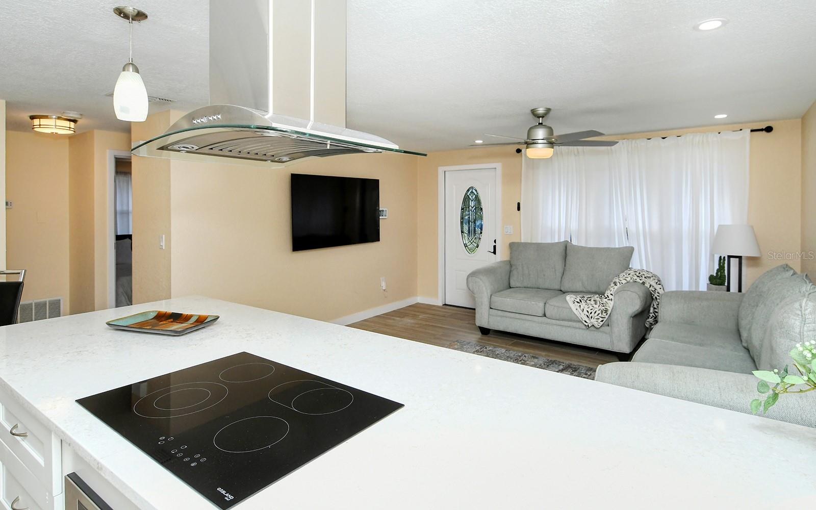 Single Family Residence at 307 SOUTHLAND RD, VENICE, photo 18 of 56