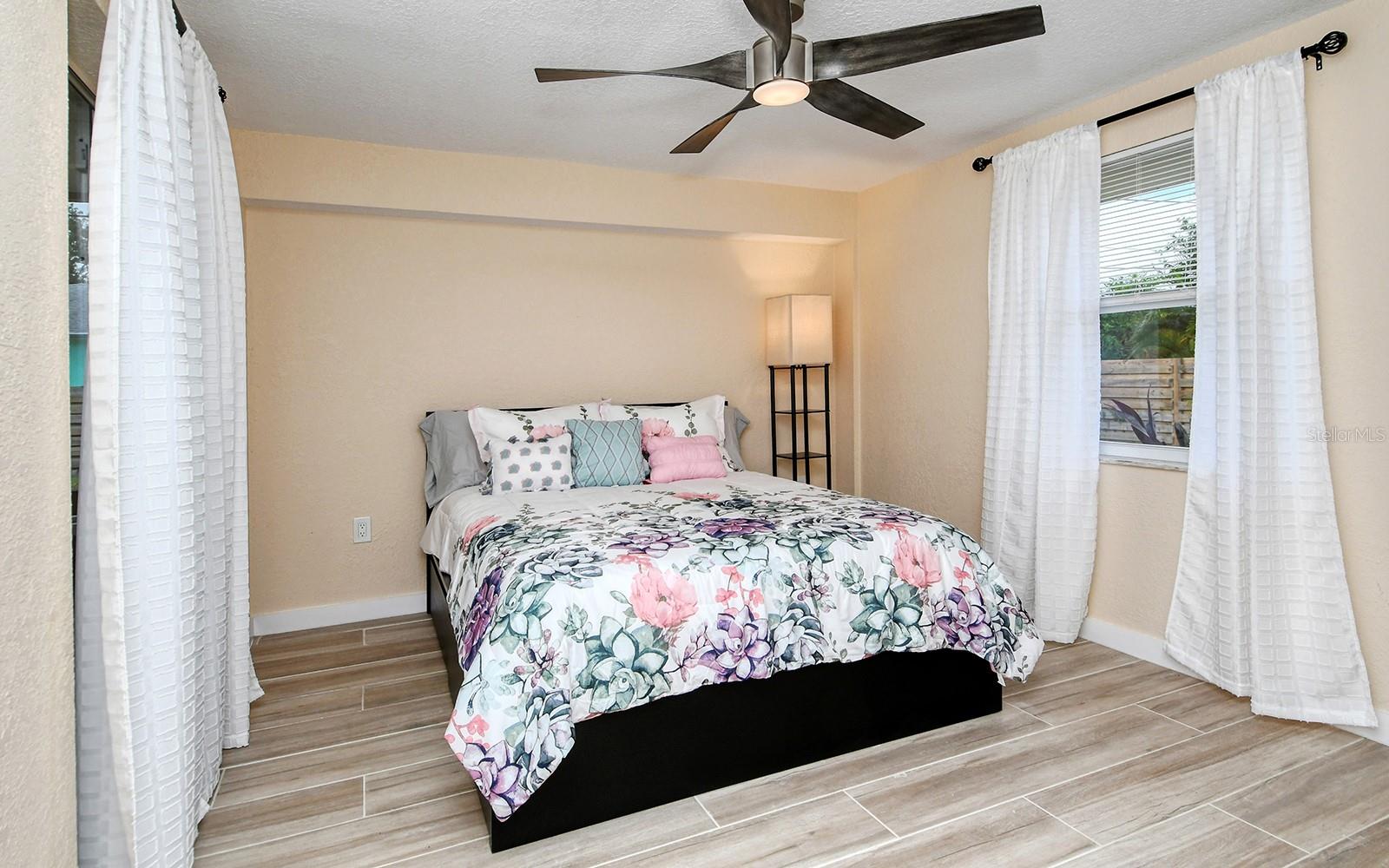 Single Family Residence at 307 SOUTHLAND RD, VENICE, photo 19 of 56