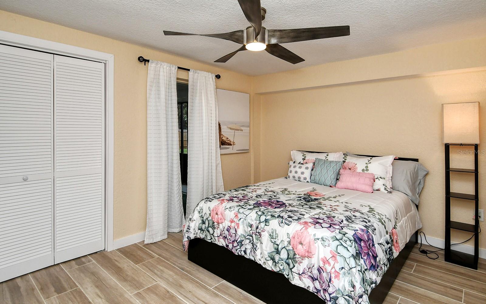Single Family Residence at 307 SOUTHLAND RD, VENICE, photo 21 of 56