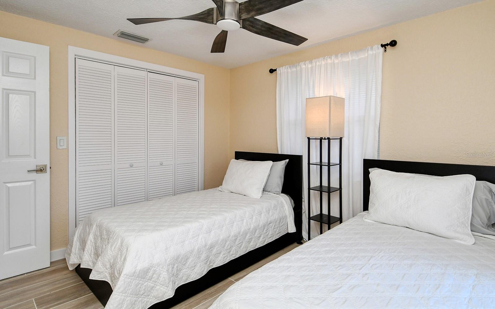 Single Family Residence at 307 SOUTHLAND RD, VENICE, photo 24 of 56