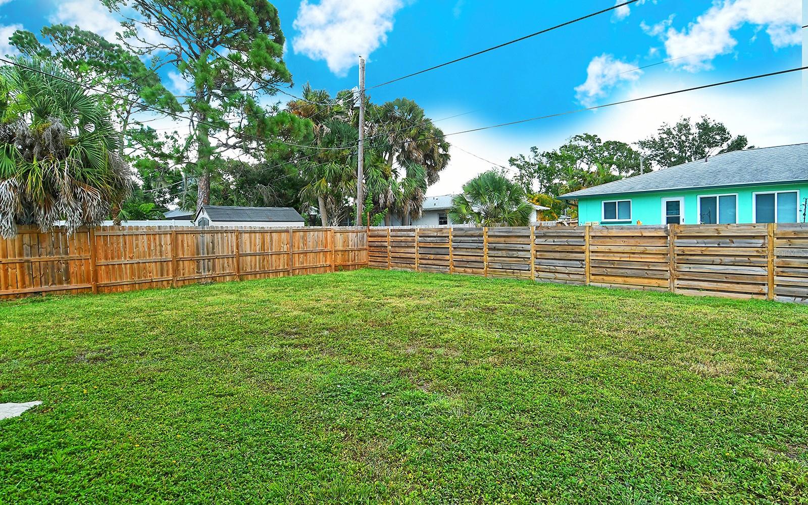 Single Family Residence at 307 SOUTHLAND RD, VENICE, photo 30 of 56