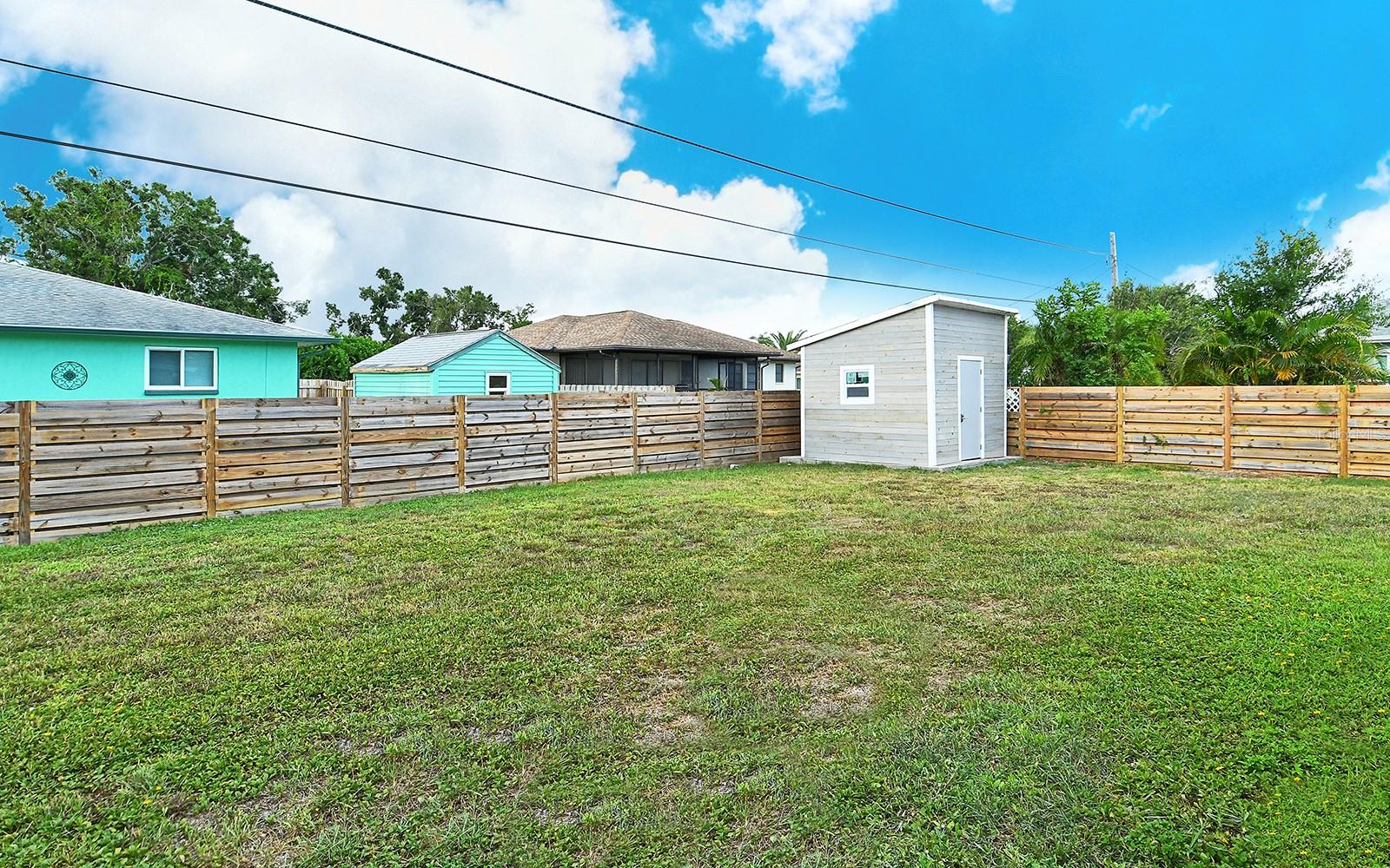 Single Family Residence at 307 SOUTHLAND RD, VENICE, photo 31 of 56
